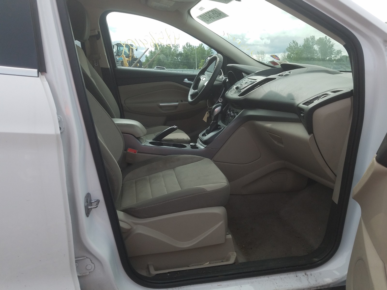 Photo 5 from auction – 2014 FORD ESCAPE SE with VIN 1FMCU9GX6EUA54049