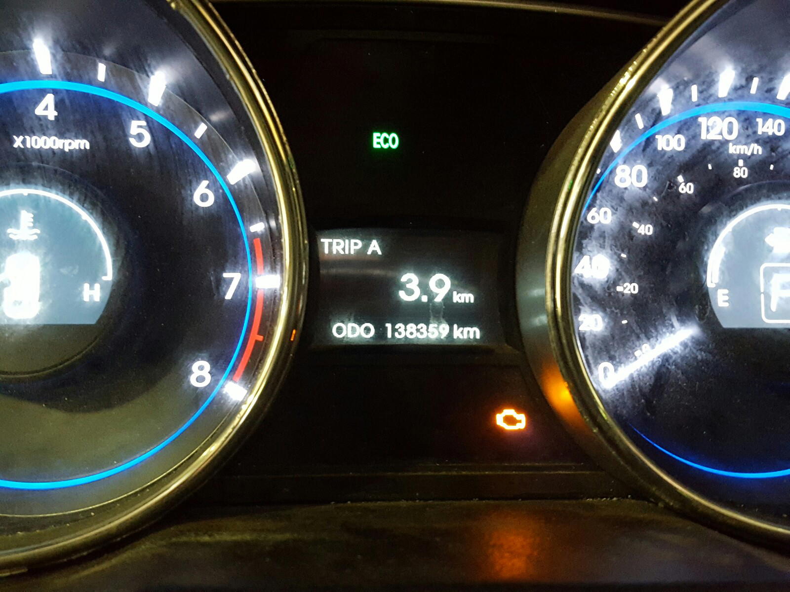 Photo 8 from auction – 2011 HYUNDAI SONATA SE with VIN 5NPEC4AB5BH279875