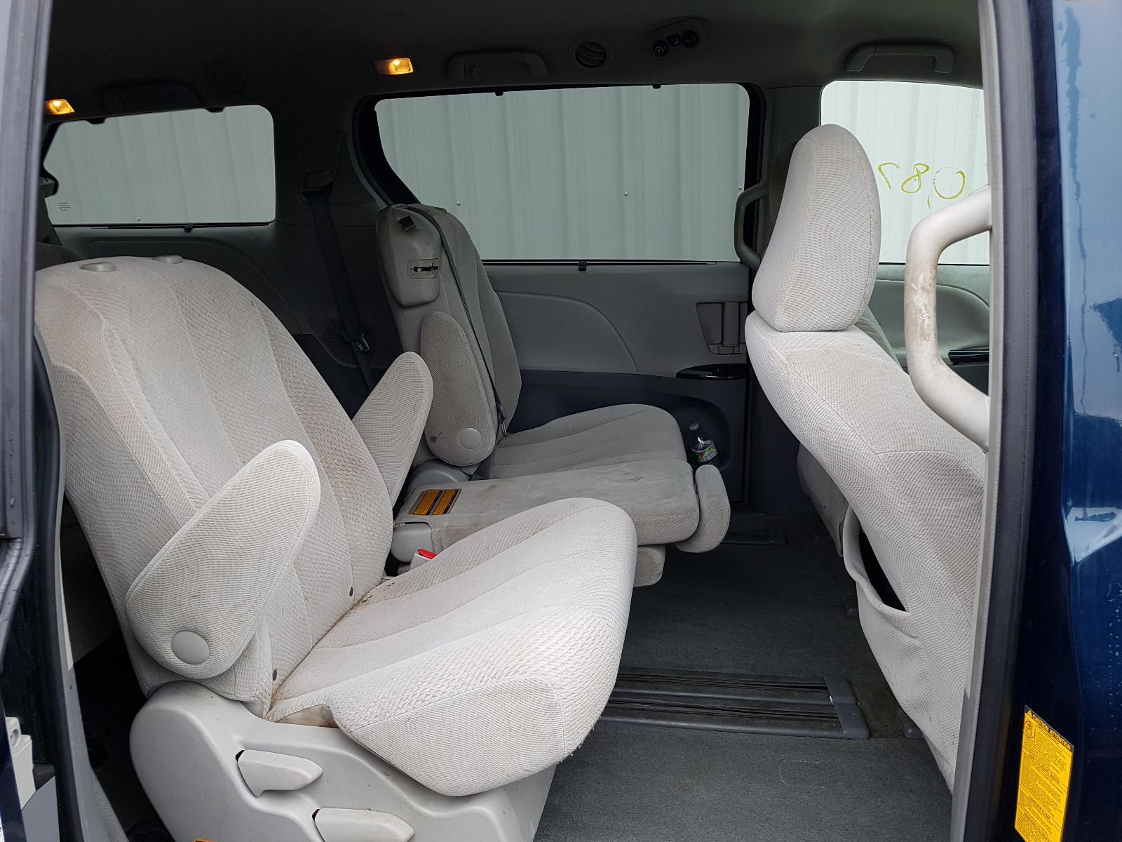 Photo 6 from auction – 2012 TOYOTA SIENNA LE with VIN 5TDKK3DC6CS249686
