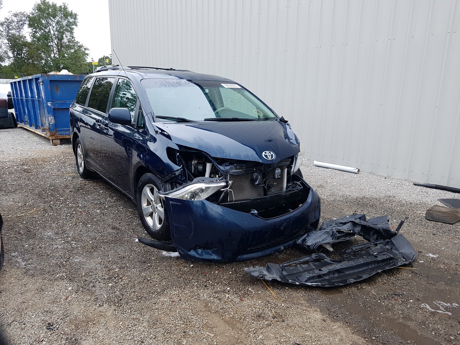 Фото 1 с аукциона – 2012 TOYOTA SIENNA LE с VIN 5TDKK3DC6CS249686