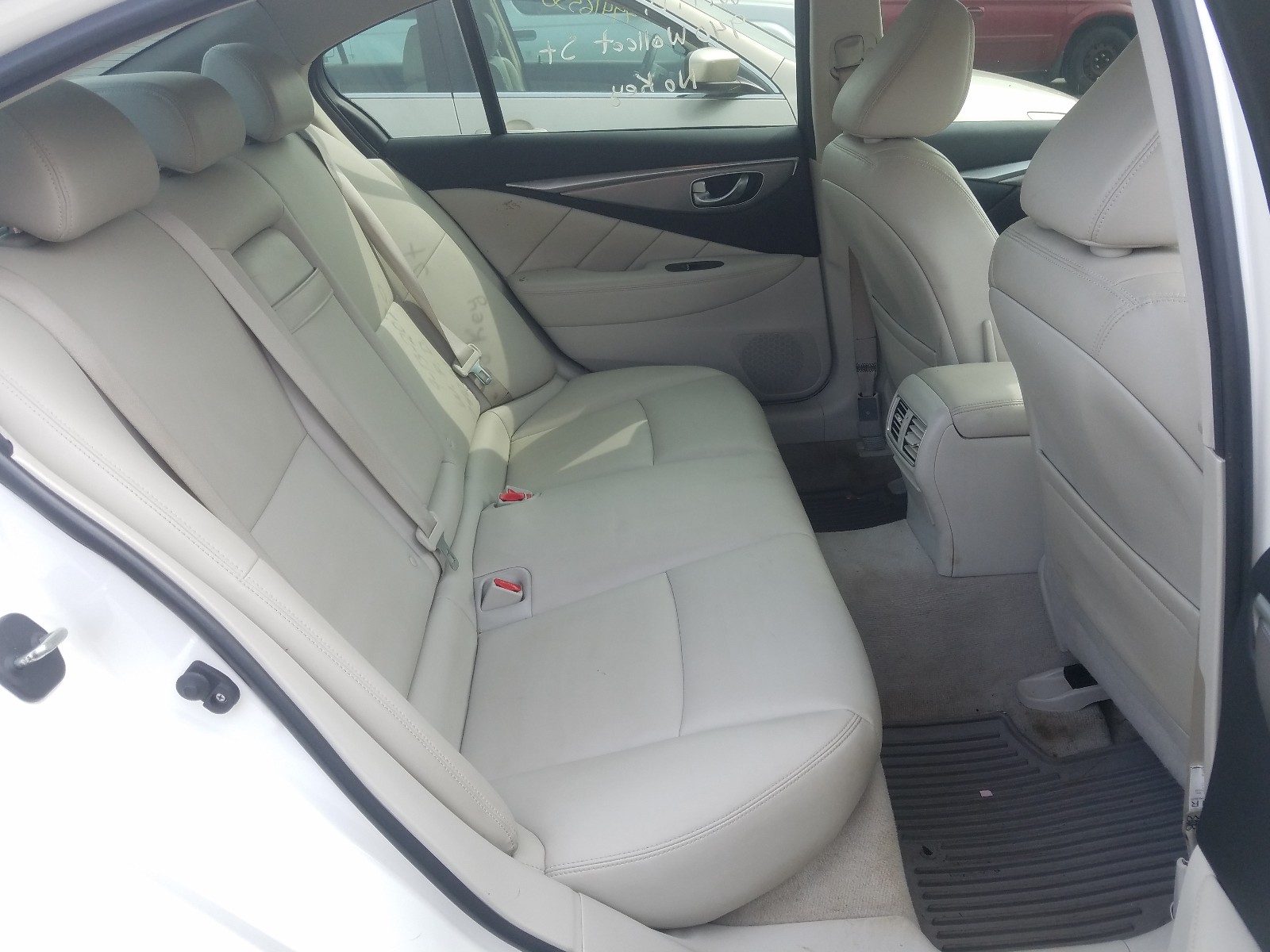 Photo 6 from auction – 2015 INFINITI Q50 BASE with VIN JN1BV7AR0FM400399