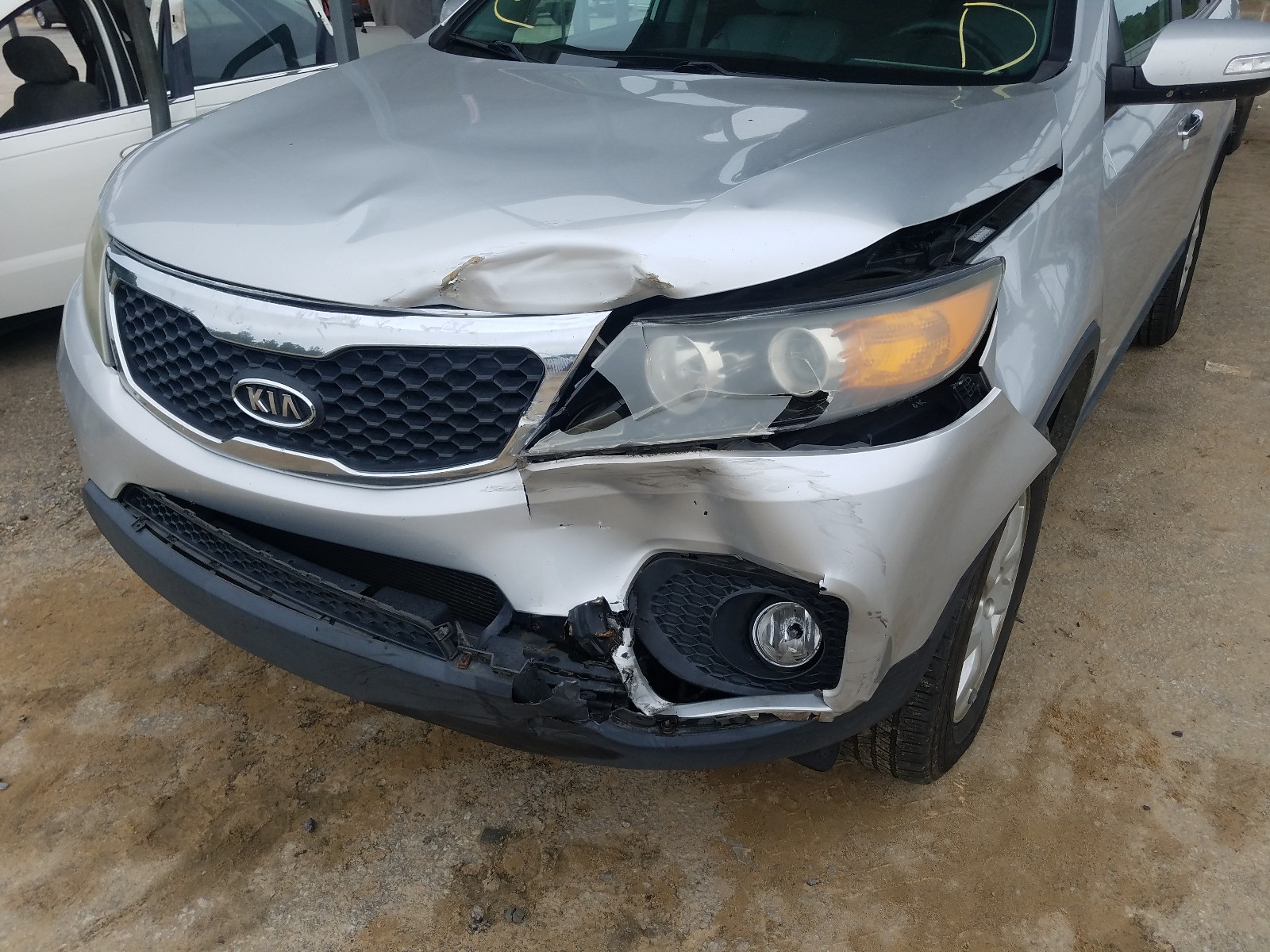 Photo 9 from auction – 2011 KIA SORENTO BA with VIN 5XYKT3A10BG053285
