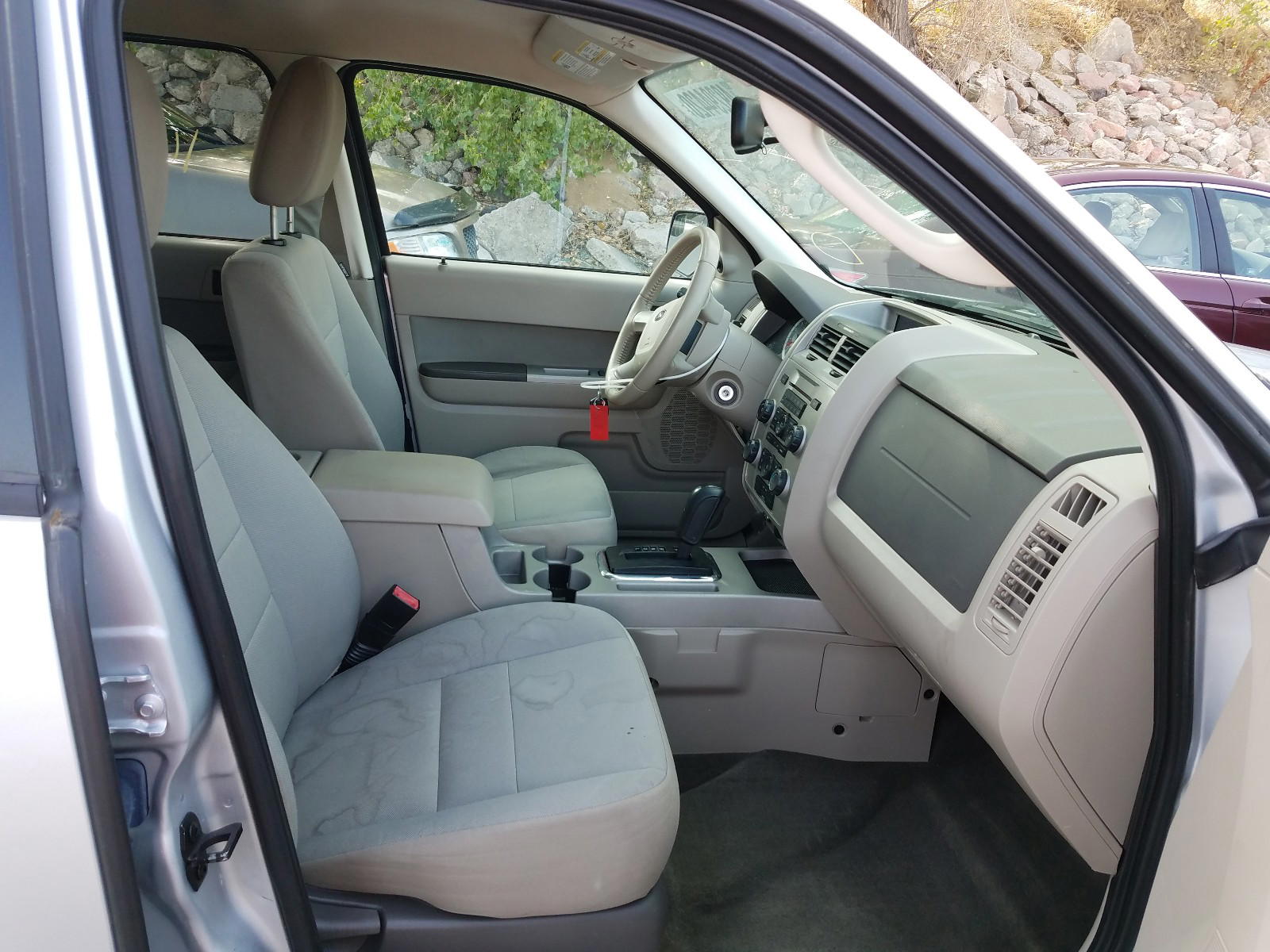 Photo 5 from auction – 2011 FORD ESCAPE XLT with VIN 1FMCU9DG3BKB85306