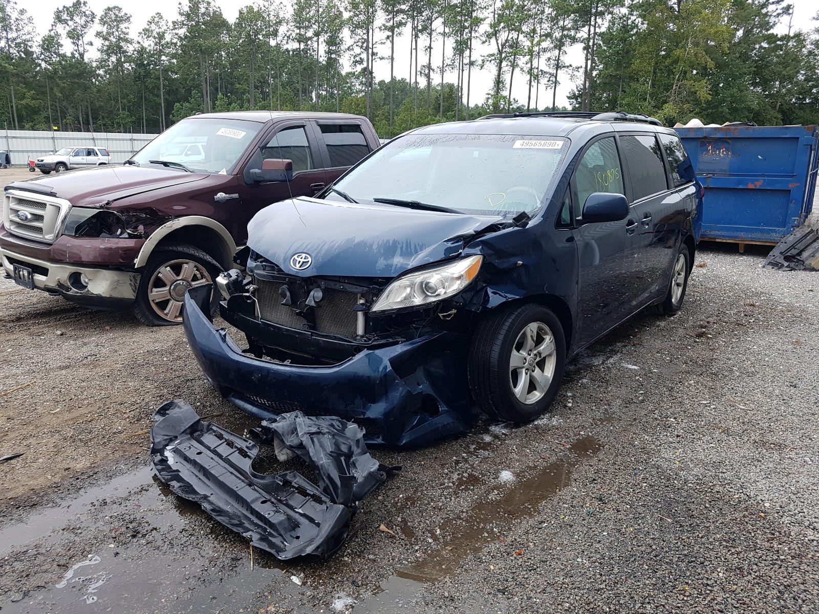 Photo 2 from auction – 2012 TOYOTA SIENNA LE with VIN 5TDKK3DC6CS249686