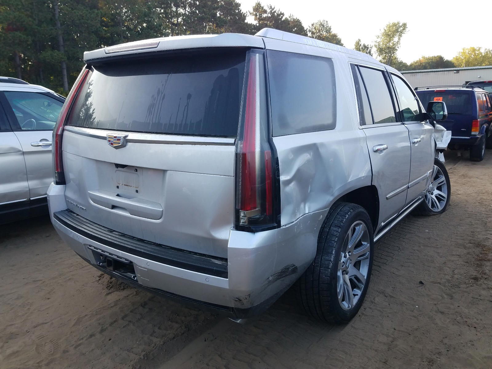 Photo 4 from auction – 2019 CADILLAC ESCALADE P with VIN 1GYS4DKJ6KR307420