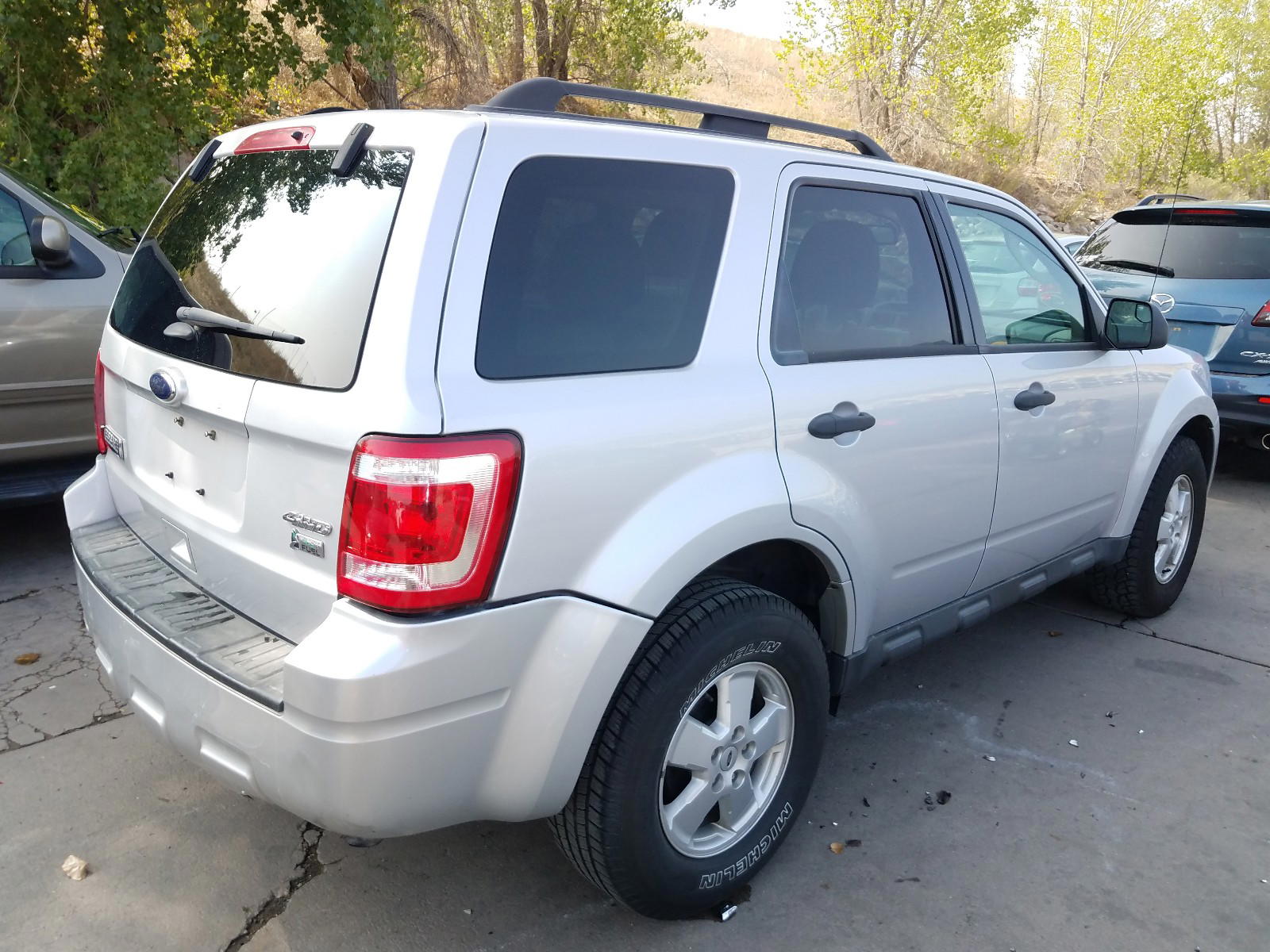 Photo 4 from auction – 2011 FORD ESCAPE XLT with VIN 1FMCU9DG3BKB85306
