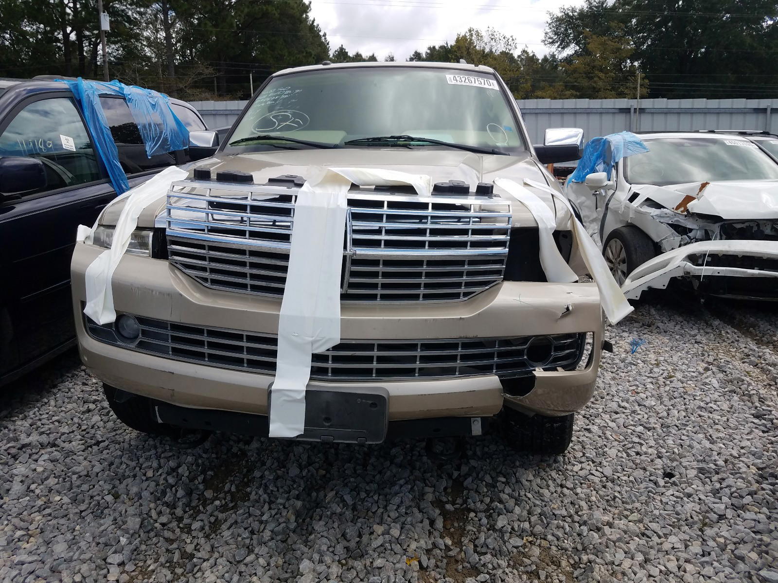Photo 9 from auction – 2007 LINCOLN NAVIGATOR with VIN 5LMFL27587LJ13081
