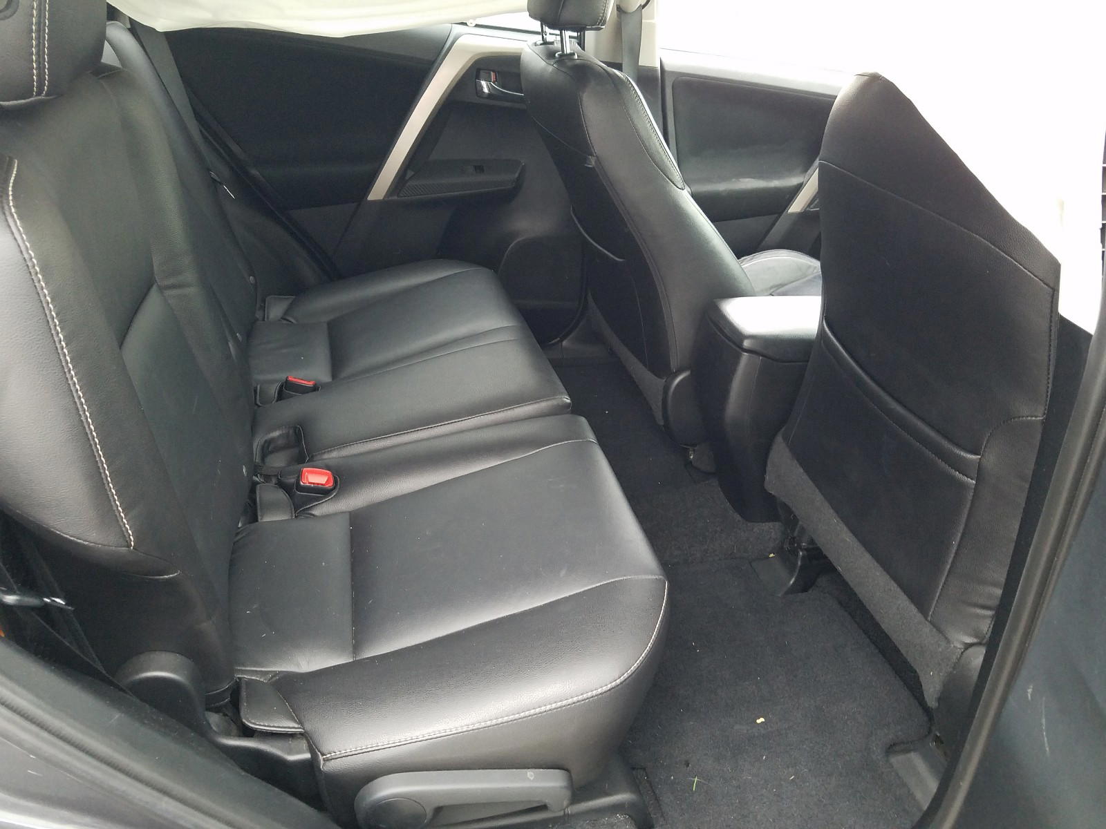 Photo 6 from auction – 2014 TOYOTA RAV4 with VIN 2T3WFREV5EW077676