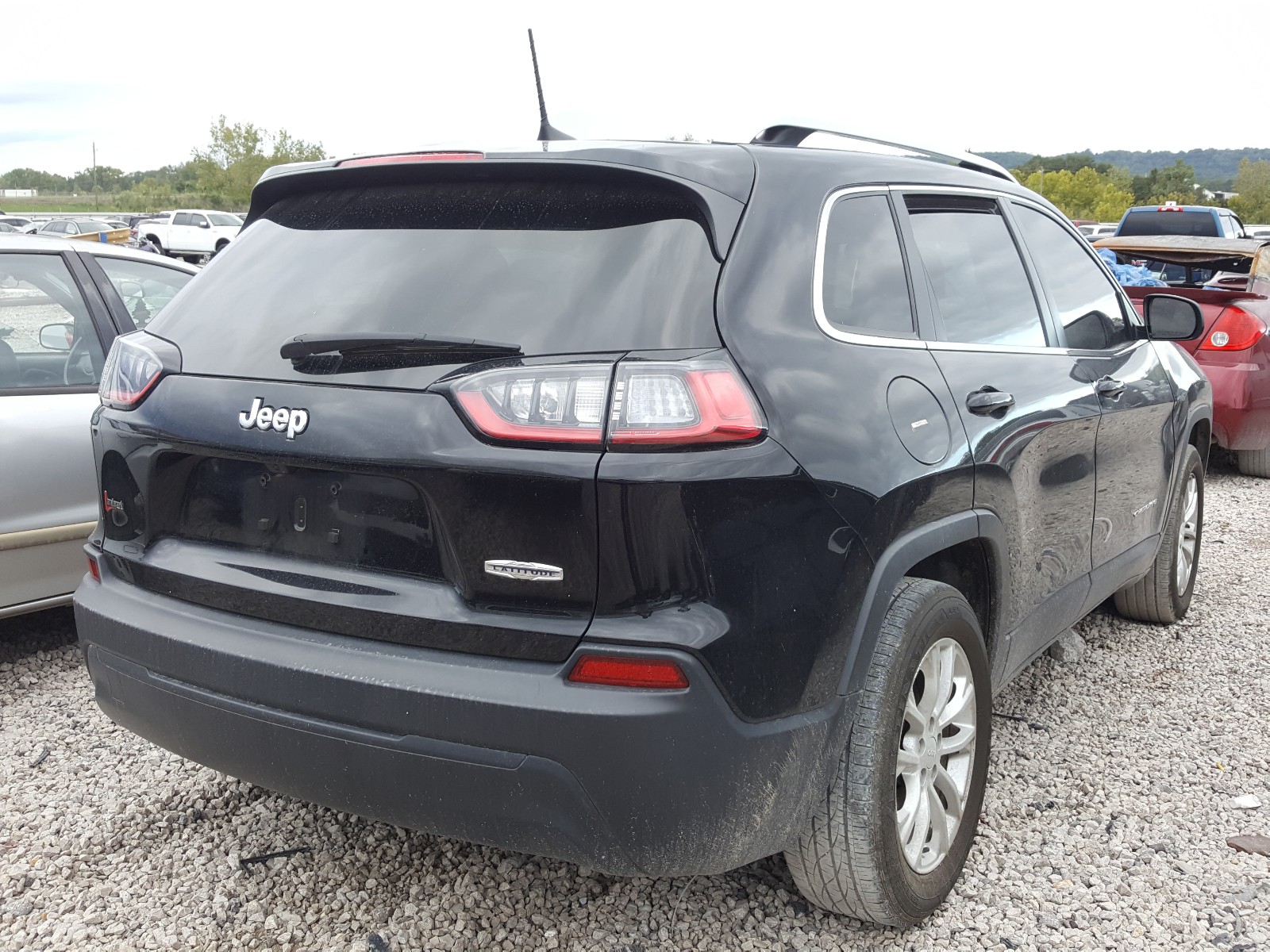 Photo 4 from auction – 2019 JEEP CHEROKEE L with VIN 1C4PJLCB5KD357681