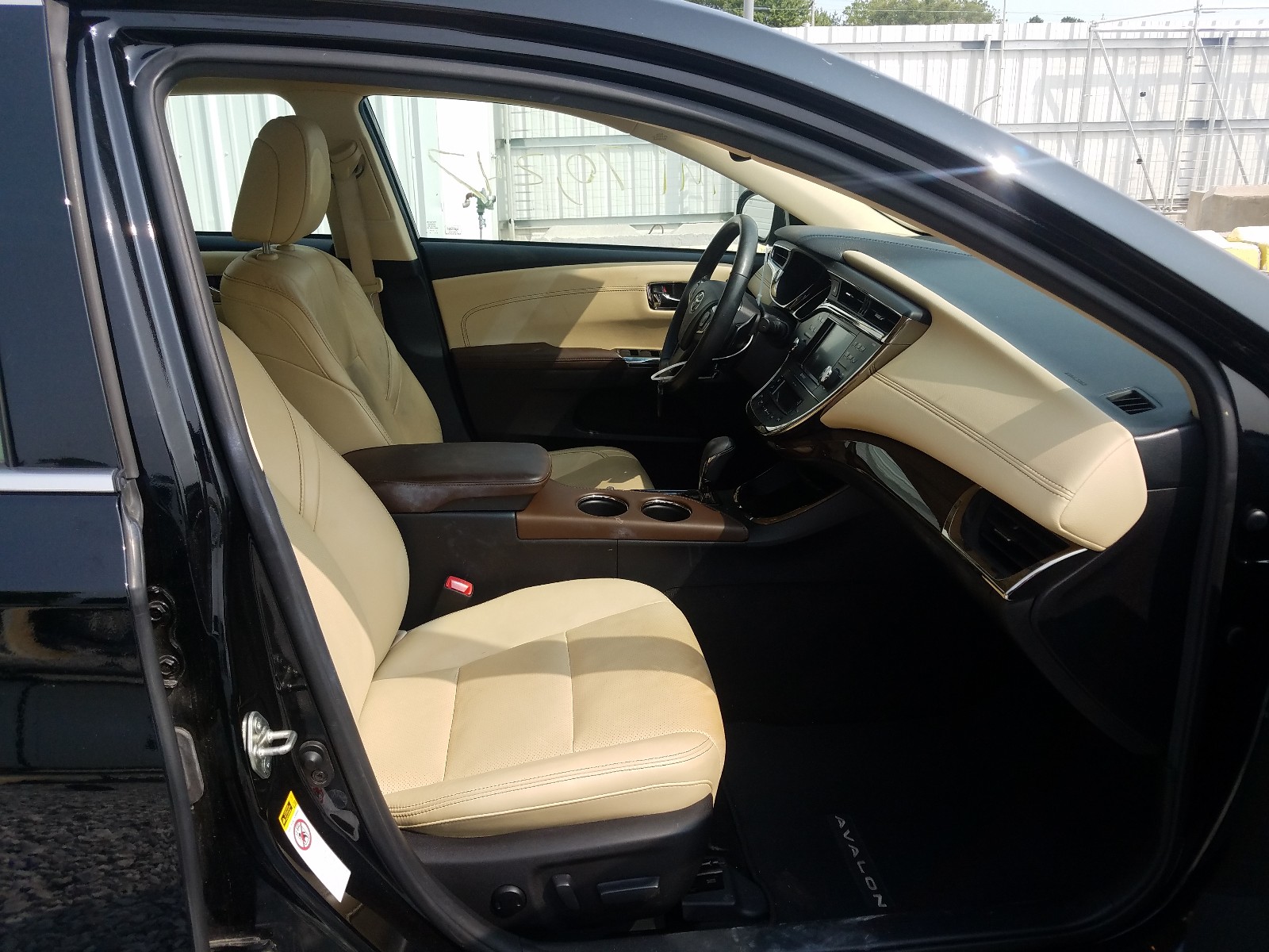 Photo 5 from auction – 2014 TOYOTA AVALON BAS with VIN 4T1BK1EB1EU134644