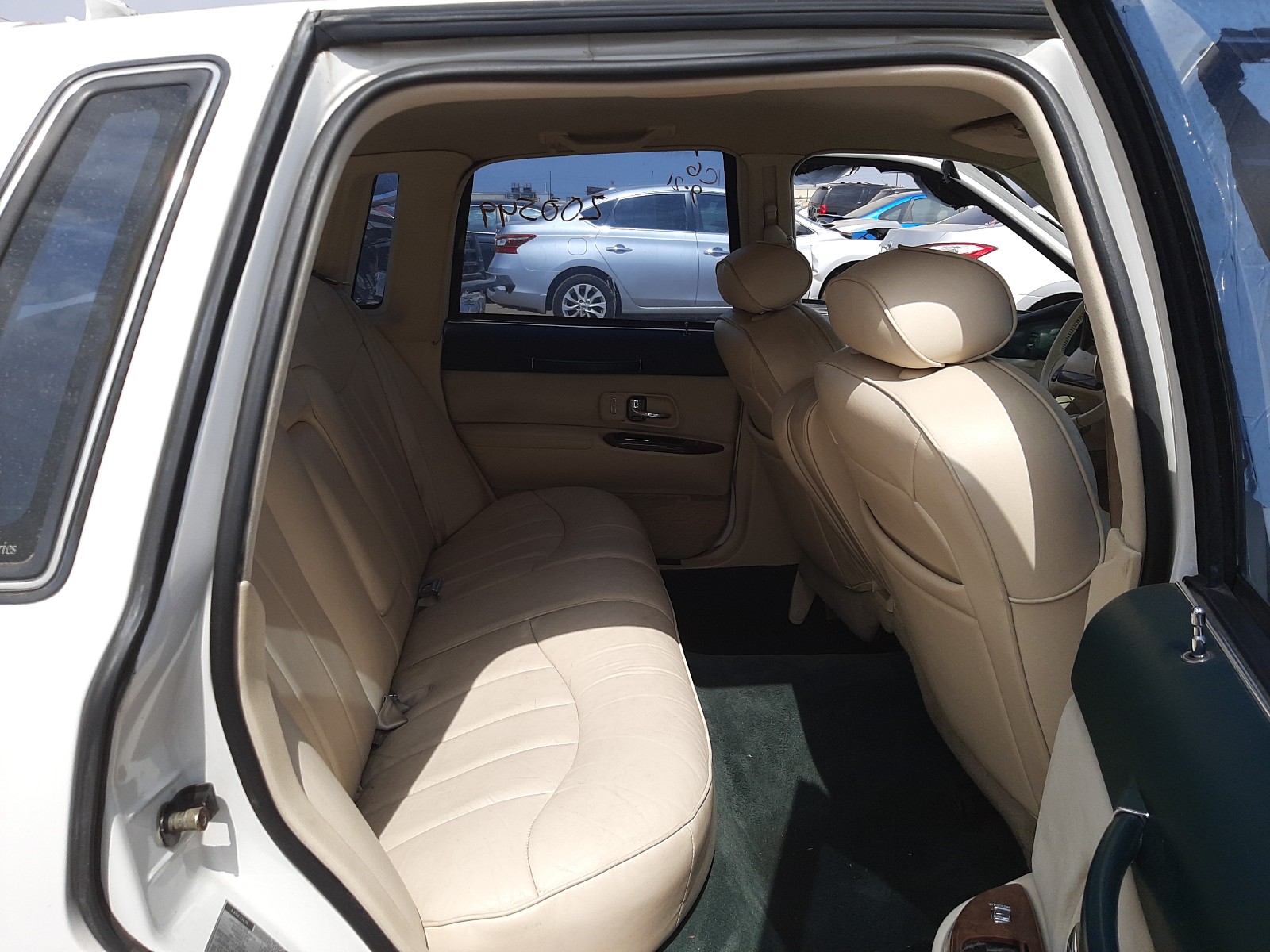 Photo 6 from auction – 1995 LINCOLN TOWN CAR E with VIN 1LNLM81W6SY682658