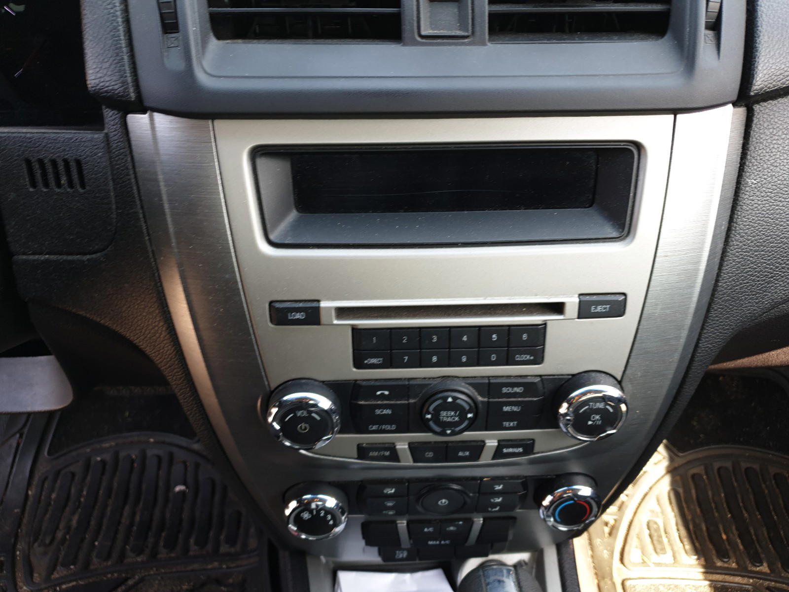 Photo 9 from auction – 2011 FORD FUSION with VIN 3FAHP0HA2BR330050