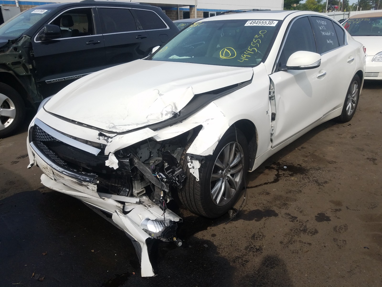 Photo 2 from auction – 2015 INFINITI Q50 BASE with VIN JN1BV7AR0FM400399