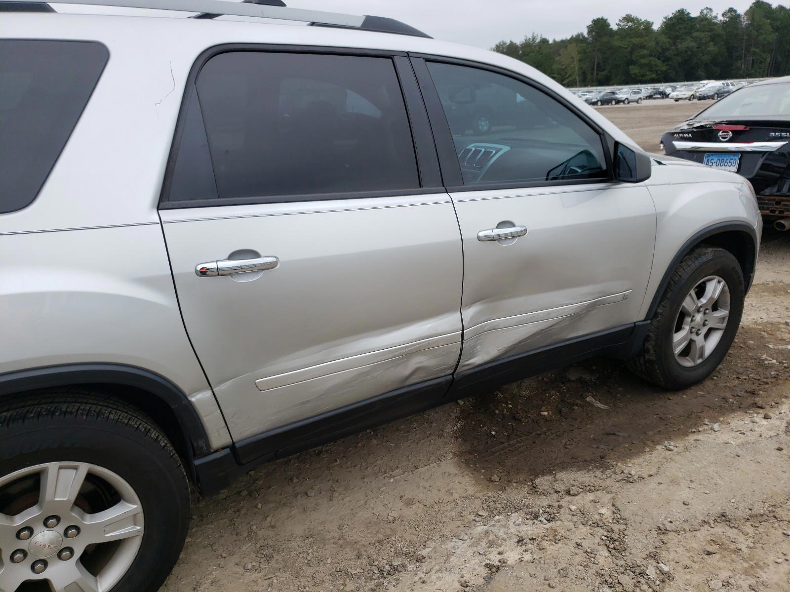 Photo 9 from auction – 2010 GMC ACADIA SLE with VIN 1GKLRLED7AJ145617