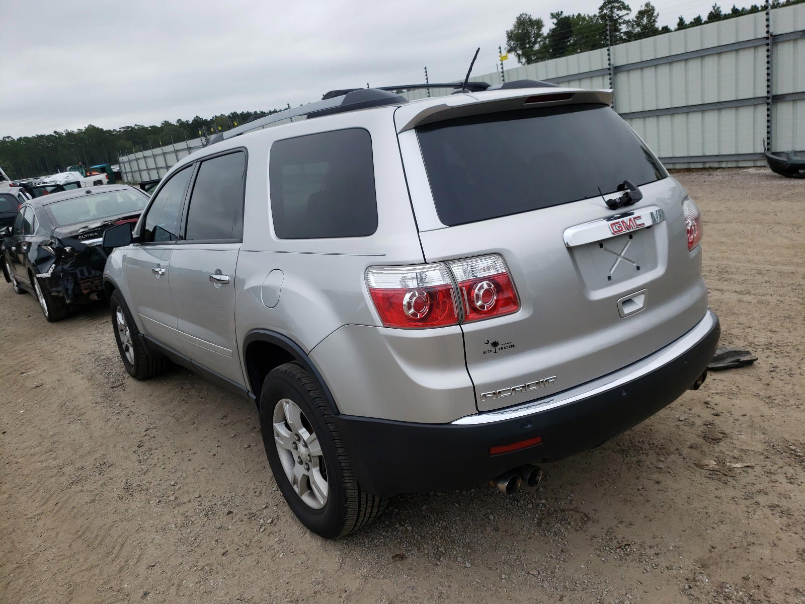 Photo 3 from auction – 2010 GMC ACADIA SLE with VIN 1GKLRLED7AJ145617