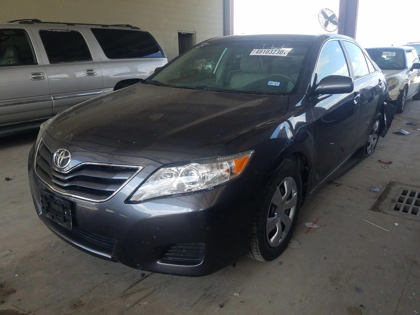 Photo 2 from auction – 2011 TOYOTA CAMRY BASE with VIN 4T4BF3EK3BR093077