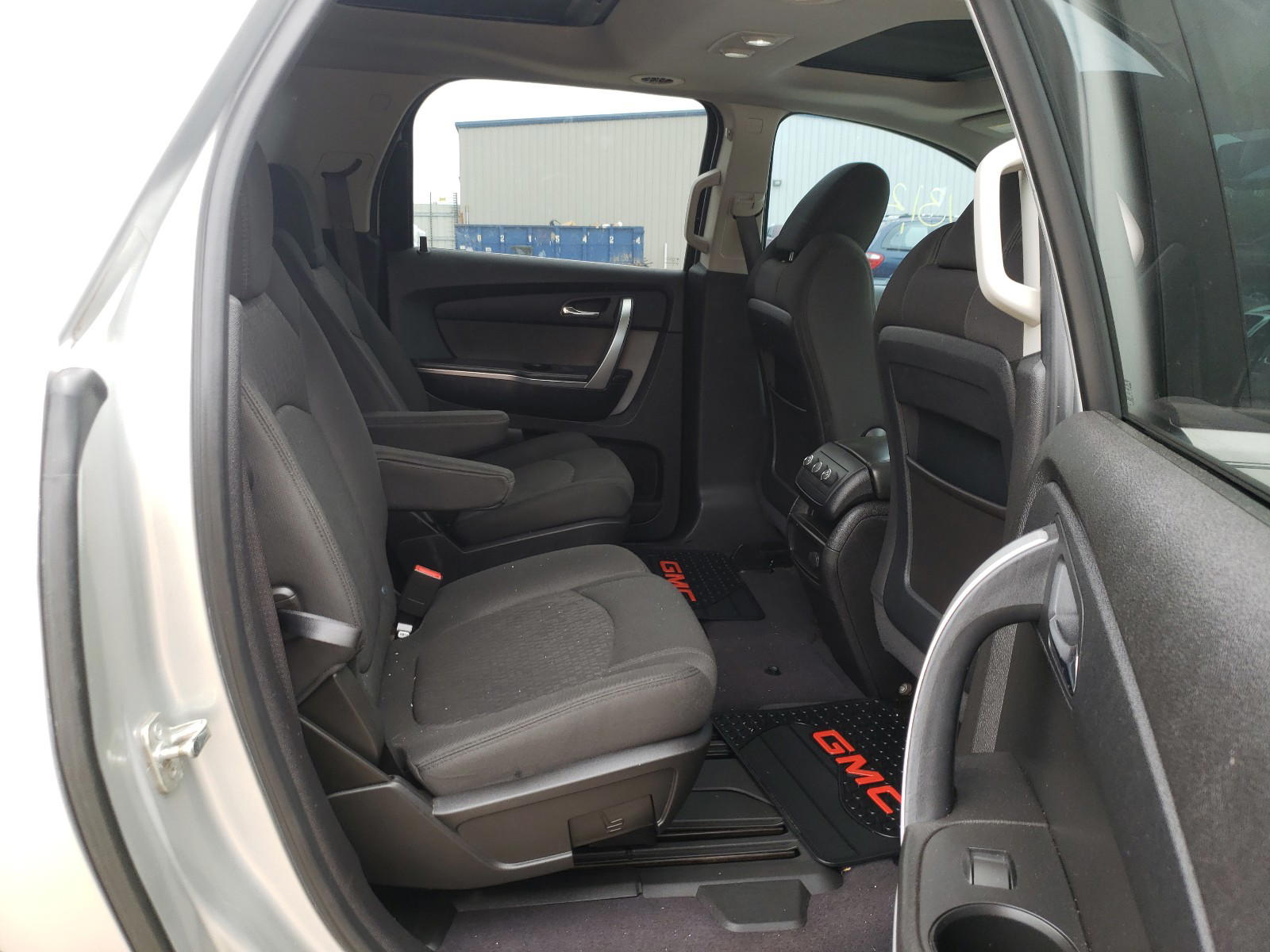 Photo 6 from auction – 2010 GMC ACADIA SLE with VIN 1GKLRLED7AJ145617