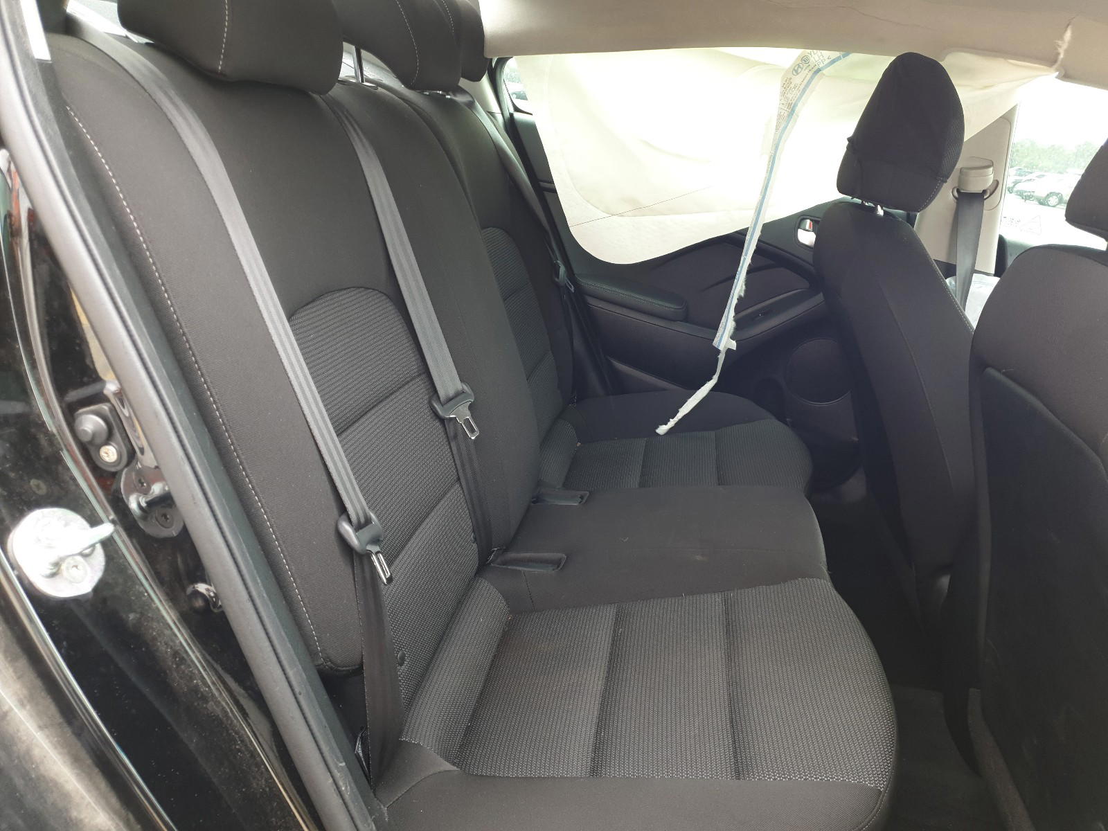 Photo 6 from auction – 2017 KIA FORTE LX with VIN 3KPFK4A78HE101149