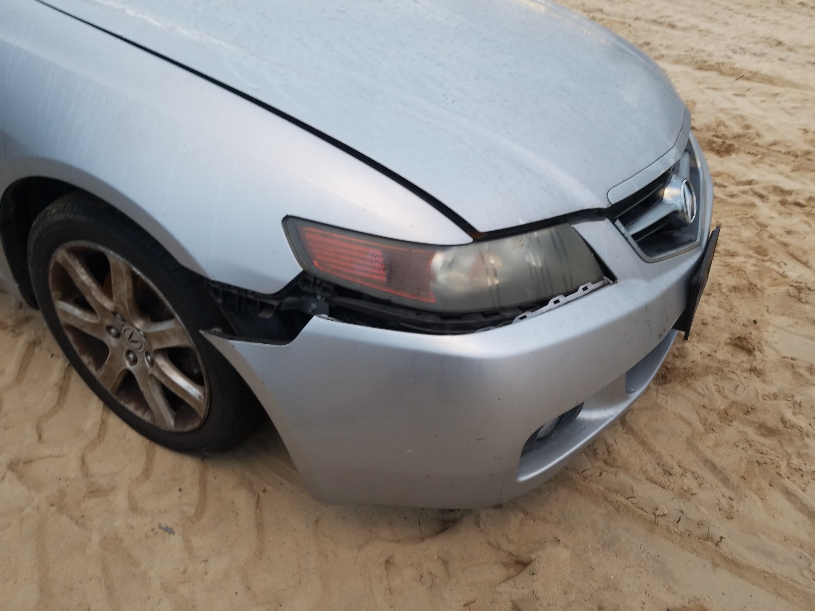 Photo 9 from auction – 2004 ACURA TSX with VIN JH4CL96854C021323