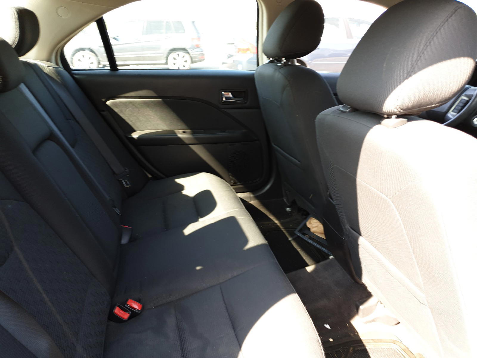Photo 6 from auction – 2011 FORD FUSION with VIN 3FAHP0HA2BR330050