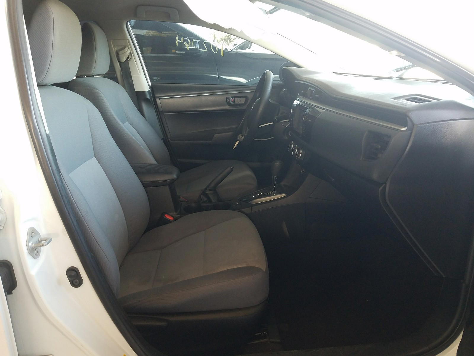 Photo 5 from auction – 2016 TOYOTA COROLLA L with VIN 5YFBURHE1GP449544