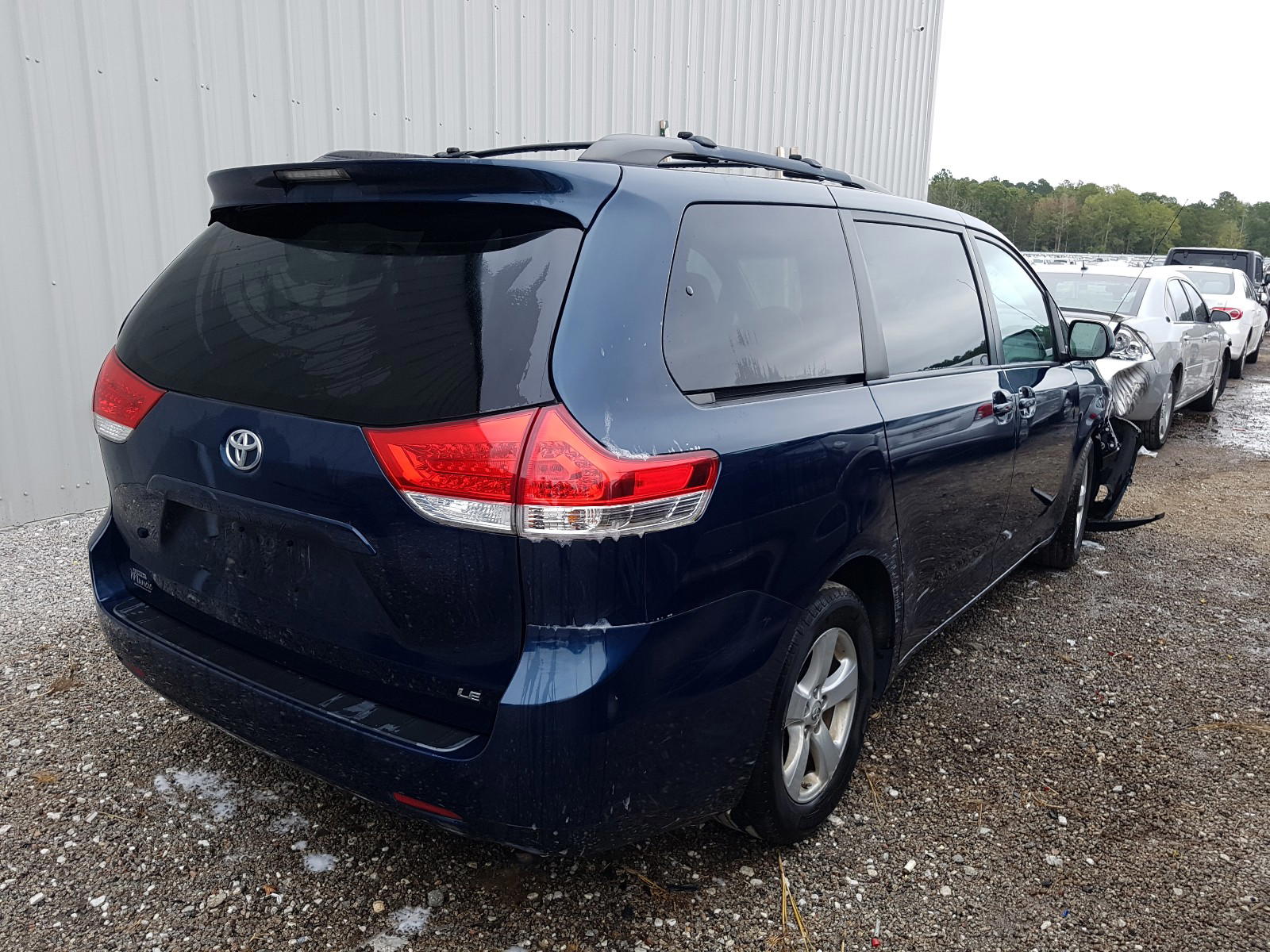 Photo 4 from auction – 2012 TOYOTA SIENNA LE with VIN 5TDKK3DC6CS249686