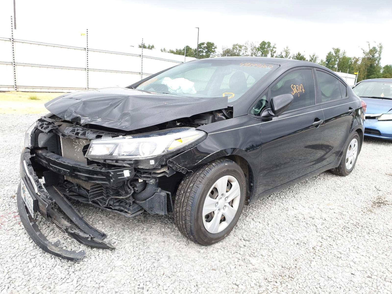 Photo 2 from auction – 2017 KIA FORTE LX with VIN 3KPFK4A78HE101149