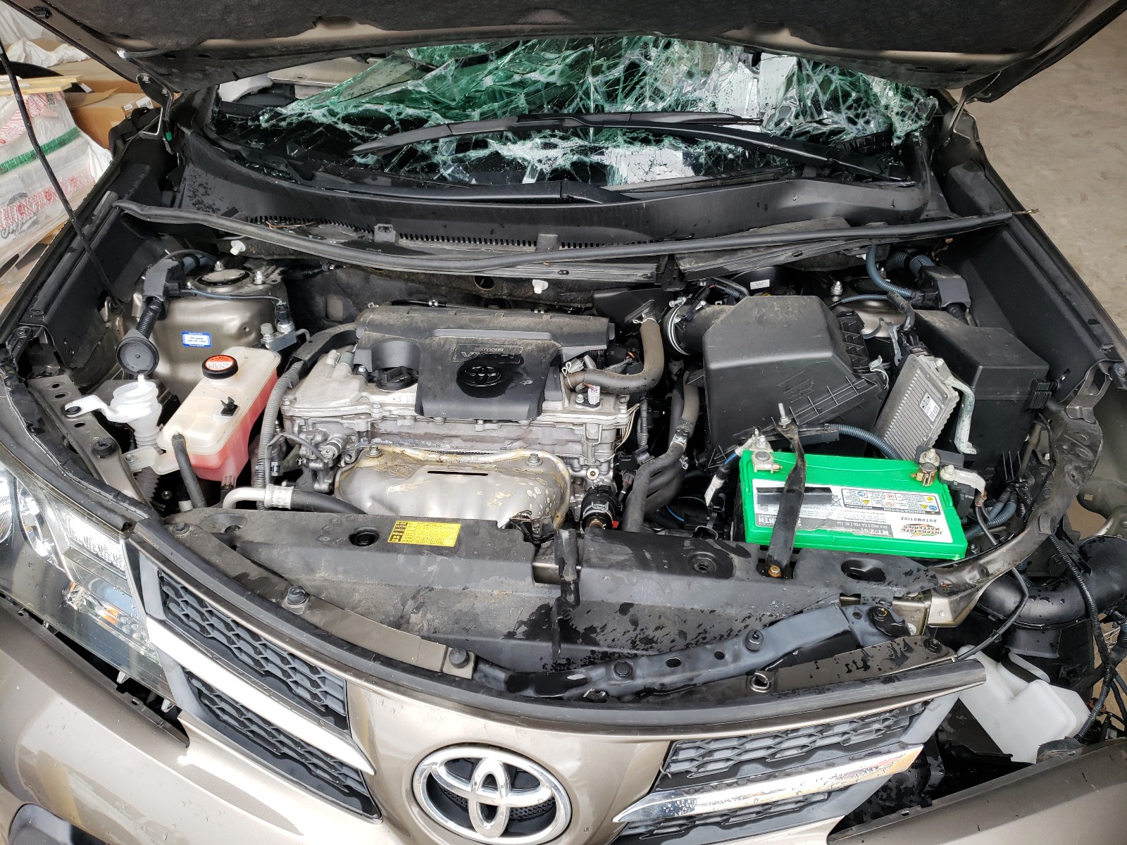 Photo 7 from auction – 2015 TOYOTA RAV4 LE with VIN JTMZFREV0FD048095