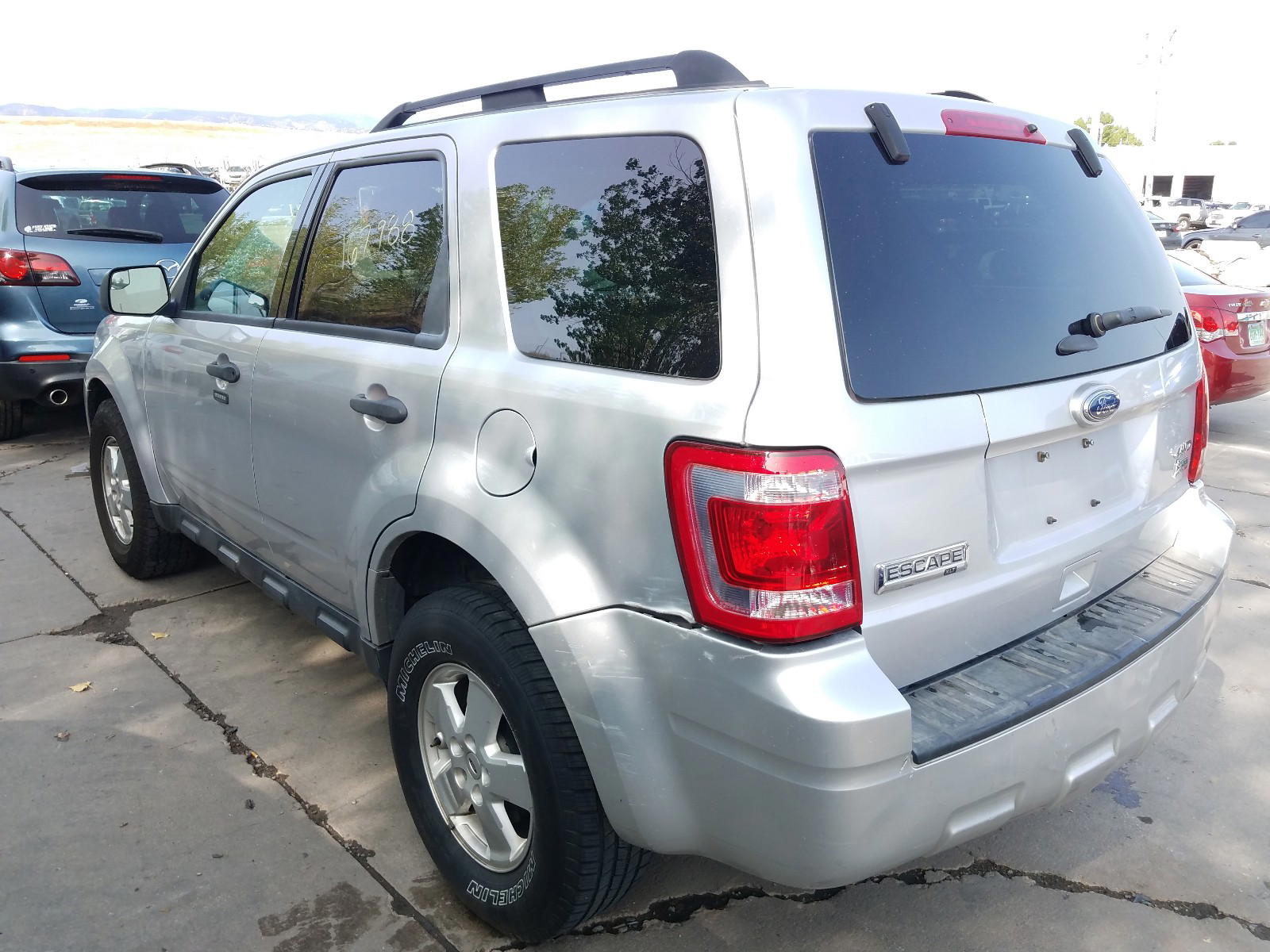 Photo 3 from auction – 2011 FORD ESCAPE XLT with VIN 1FMCU9DG3BKB85306