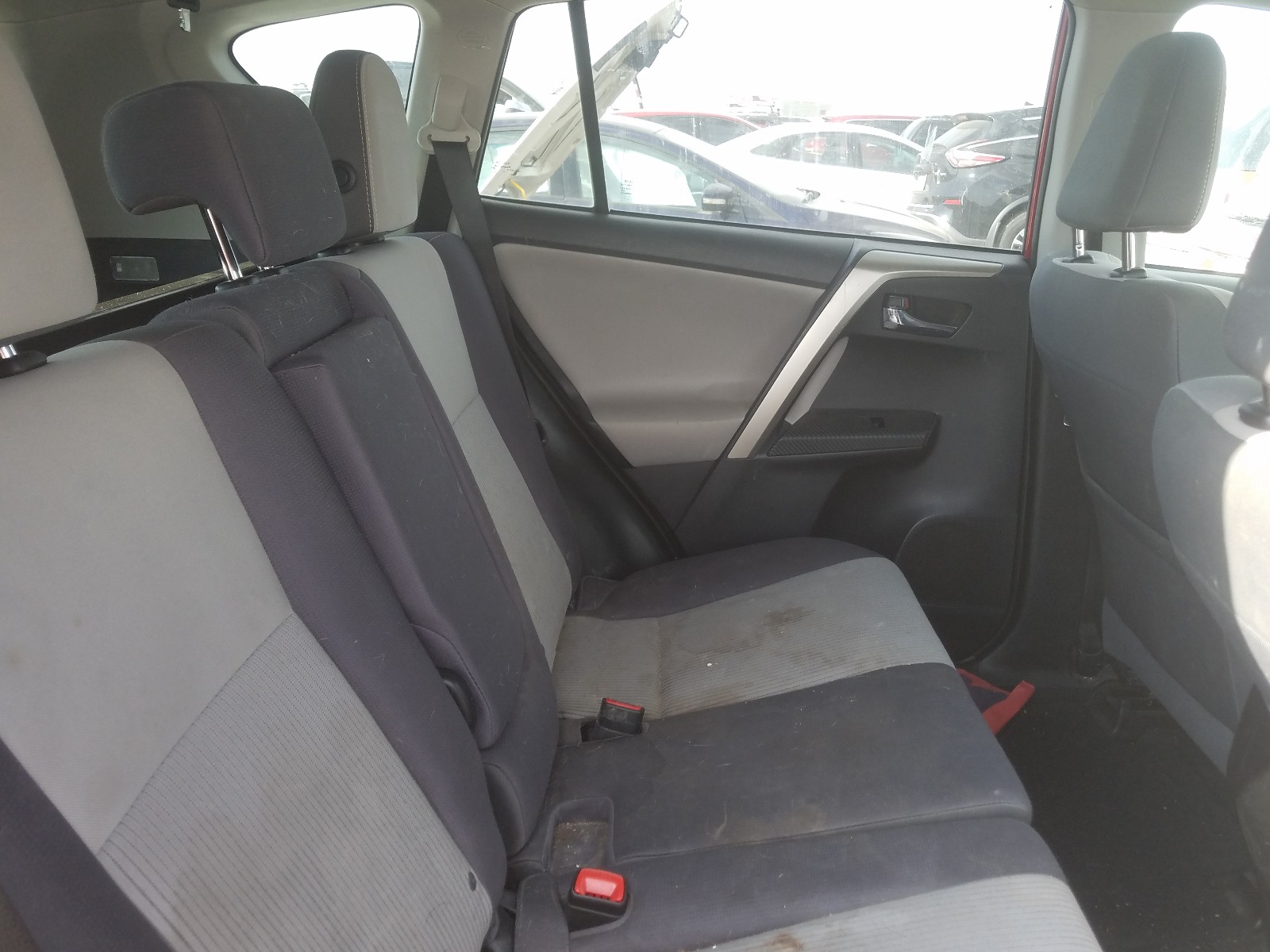 Photo 6 from auction – 2014 TOYOTA RAV4 XLE with VIN 2T3WFREV3EW124963
