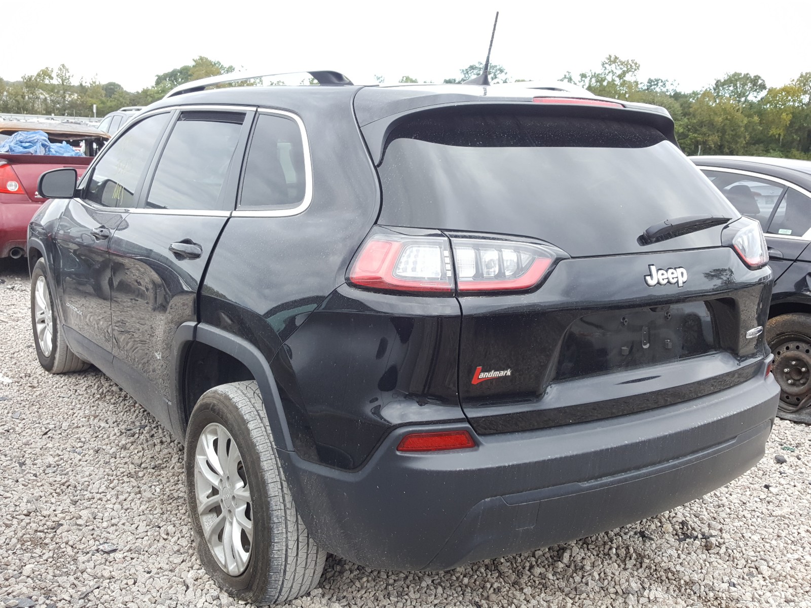 Photo 3 from auction – 2019 JEEP CHEROKEE L with VIN 1C4PJLCB5KD357681