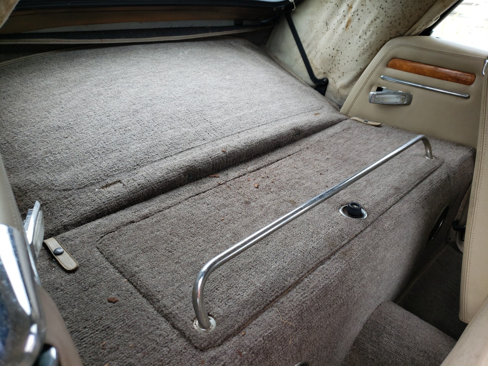 Photo 6 from auction – 1991 JAGUAR XJ-S with VIN SAJTW4847MC177063