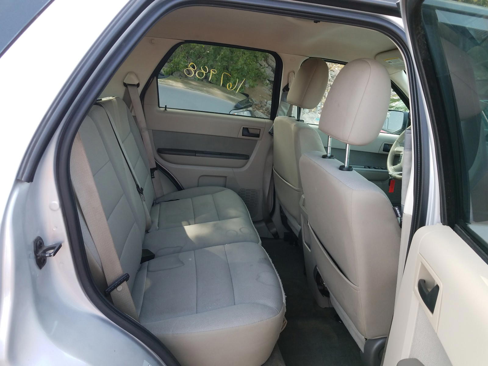Photo 6 from auction – 2011 FORD ESCAPE XLT with VIN 1FMCU9DG3BKB85306