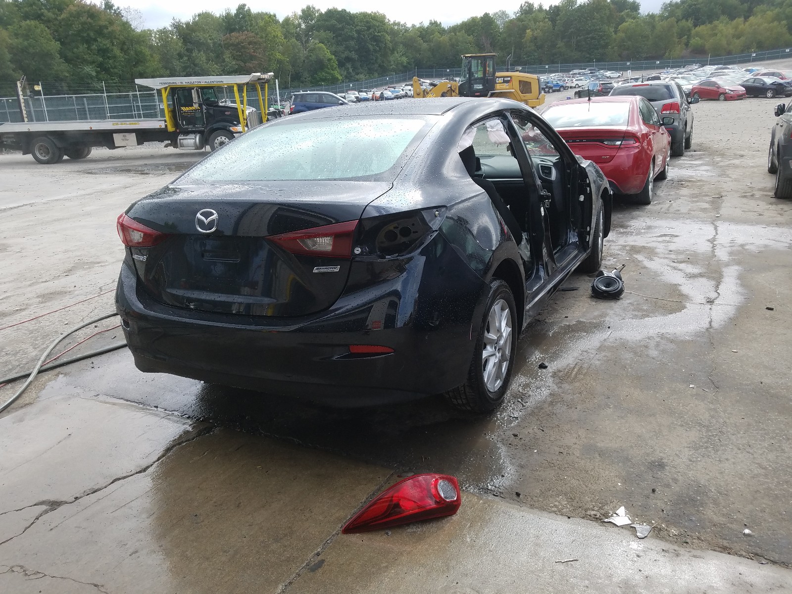 Photo 4 from auction – 2017 MAZDA 3 SPORT with VIN 3MZBN1U78HM104328