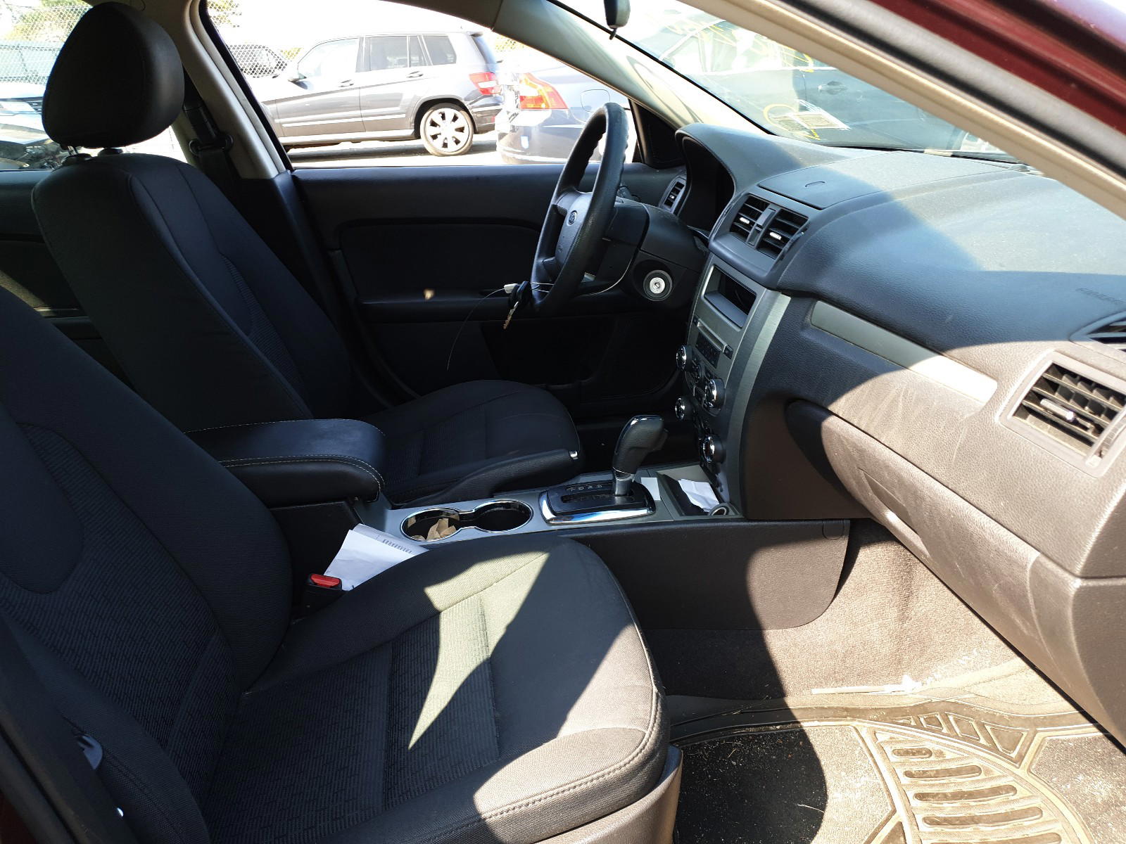 Photo 5 from auction – 2011 FORD FUSION with VIN 3FAHP0HA2BR330050