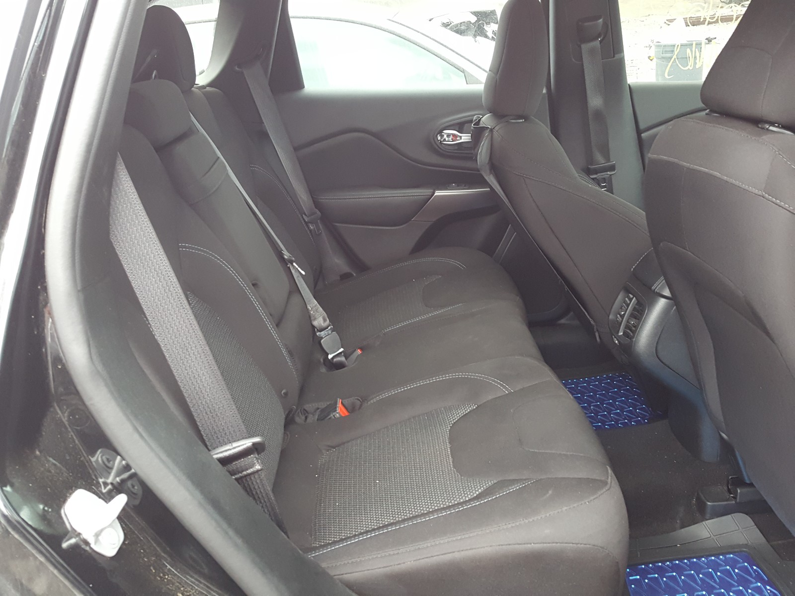 Photo 6 from auction – 2019 JEEP CHEROKEE L with VIN 1C4PJLCB5KD357681