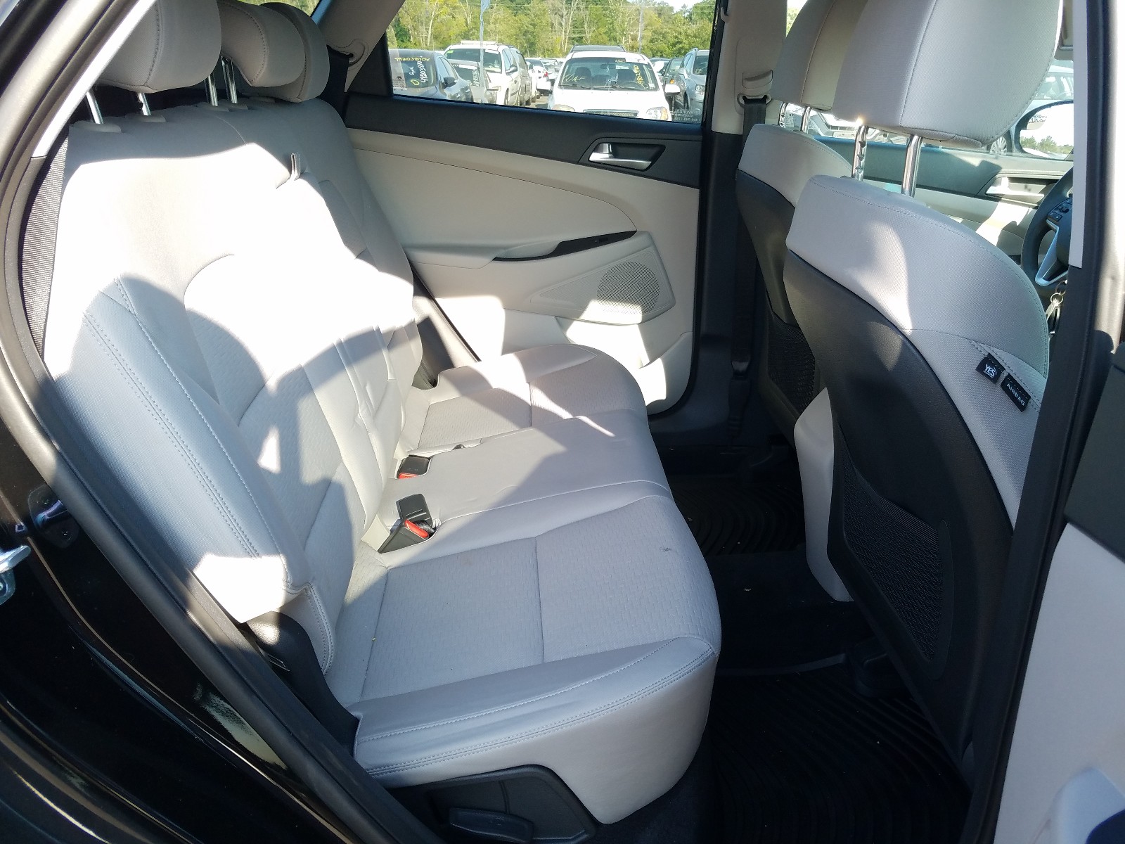 Photo 6 from auction – 2020 HYUNDAI TUCSON SE with VIN KM8J2CA45LU156755
