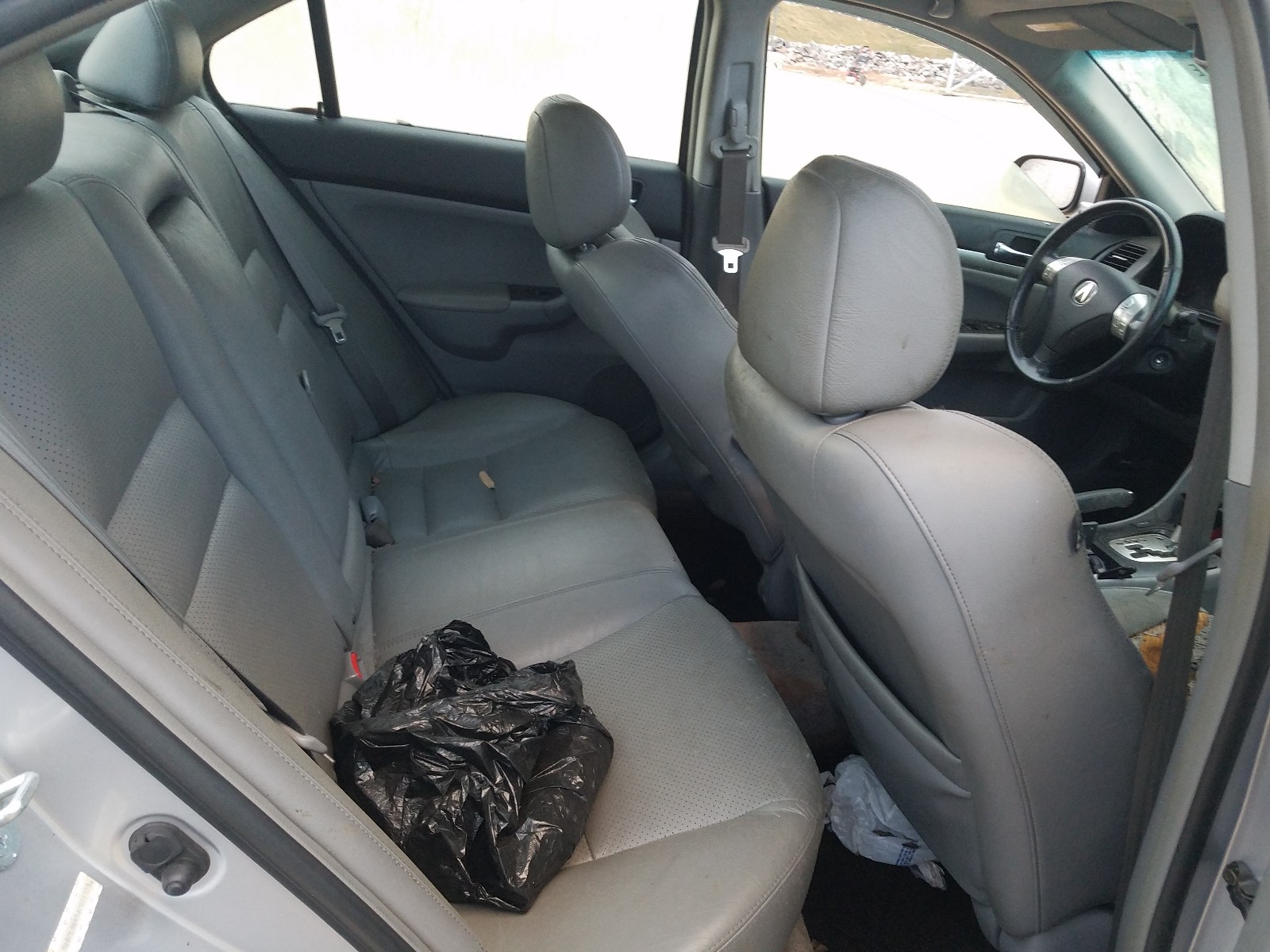 Photo 6 from auction – 2004 ACURA TSX with VIN JH4CL96854C021323