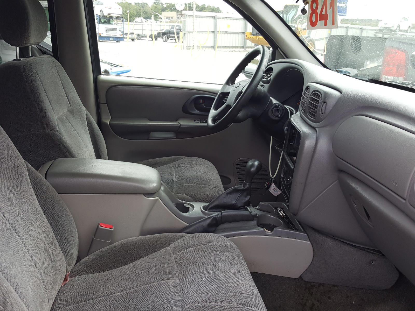 Photo 5 from auction – 2004 CHEVROLET TRAILBLAZE with VIN 1GNET16P846155445