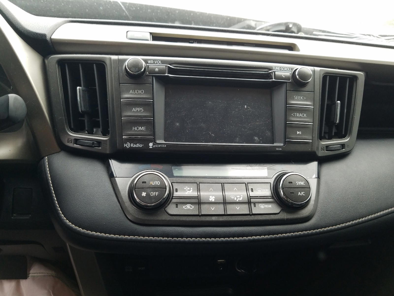 Photo 9 from auction – 2014 TOYOTA RAV4 with VIN 2T3WFREV5EW077676