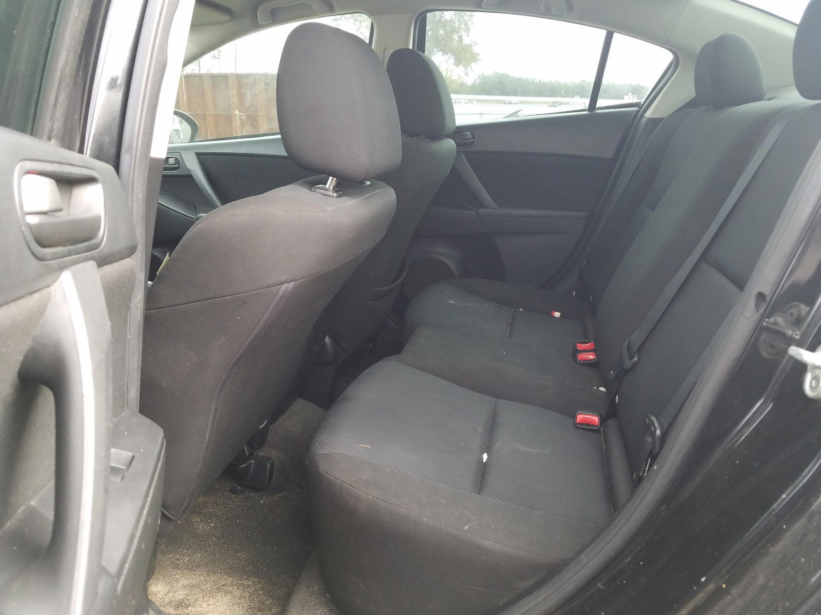 Photo 6 from auction – 2011 MAZDA 3 I with VIN JM1BL1UF2B1391587