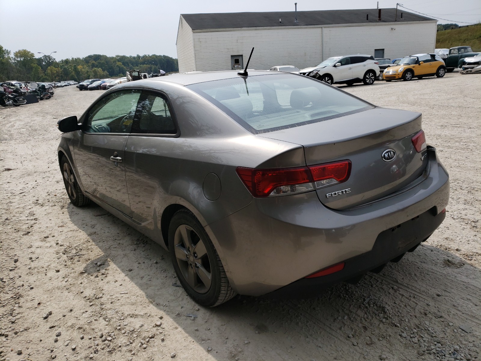 Photo 3 from auction – 2010 KIA FORTE EX with VIN KNAFU6A27A5258583