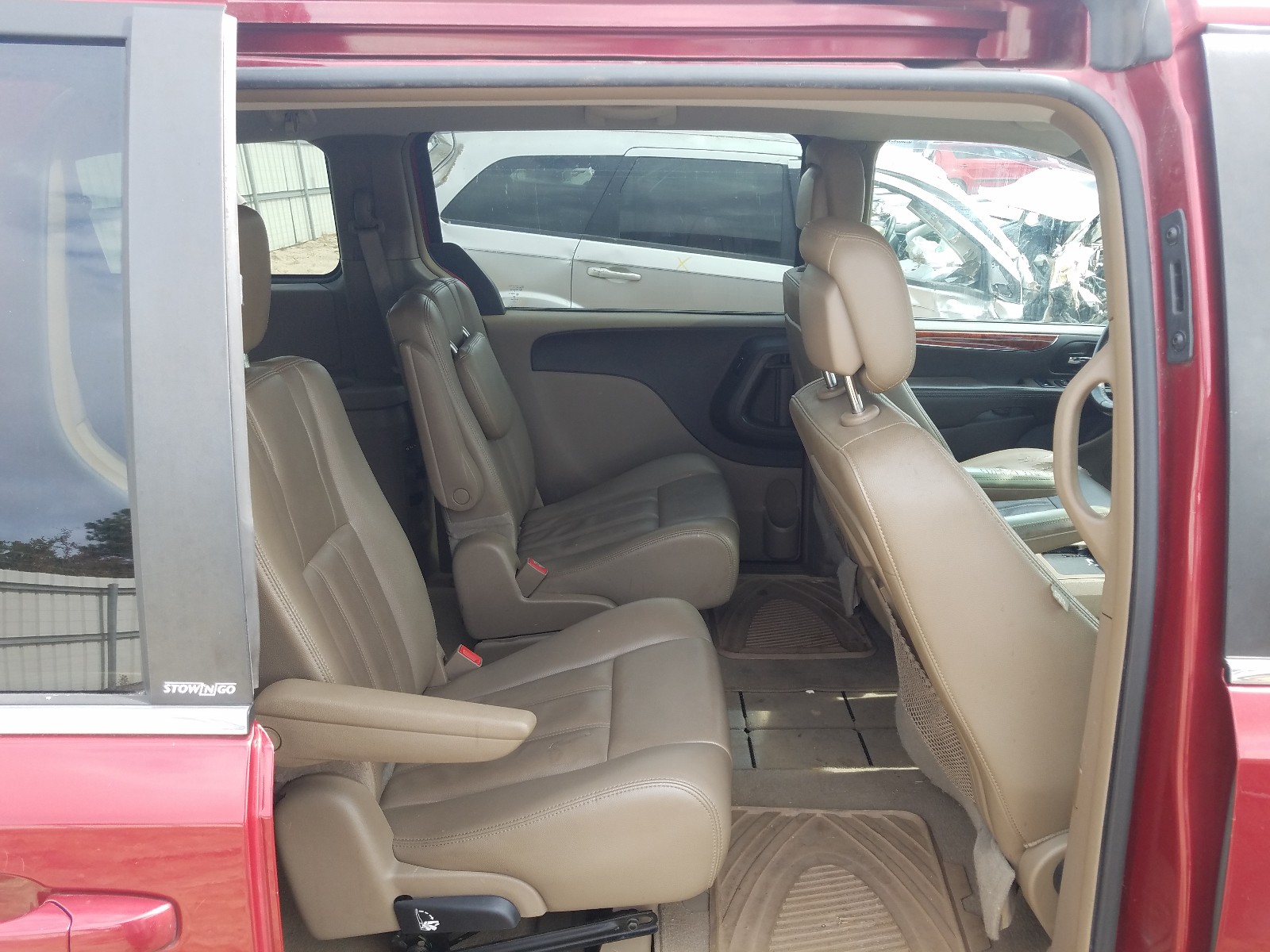Photo 6 from auction – 2013 CHRYSLER TOWN & COU with VIN 2C4RC1BGXDR620641