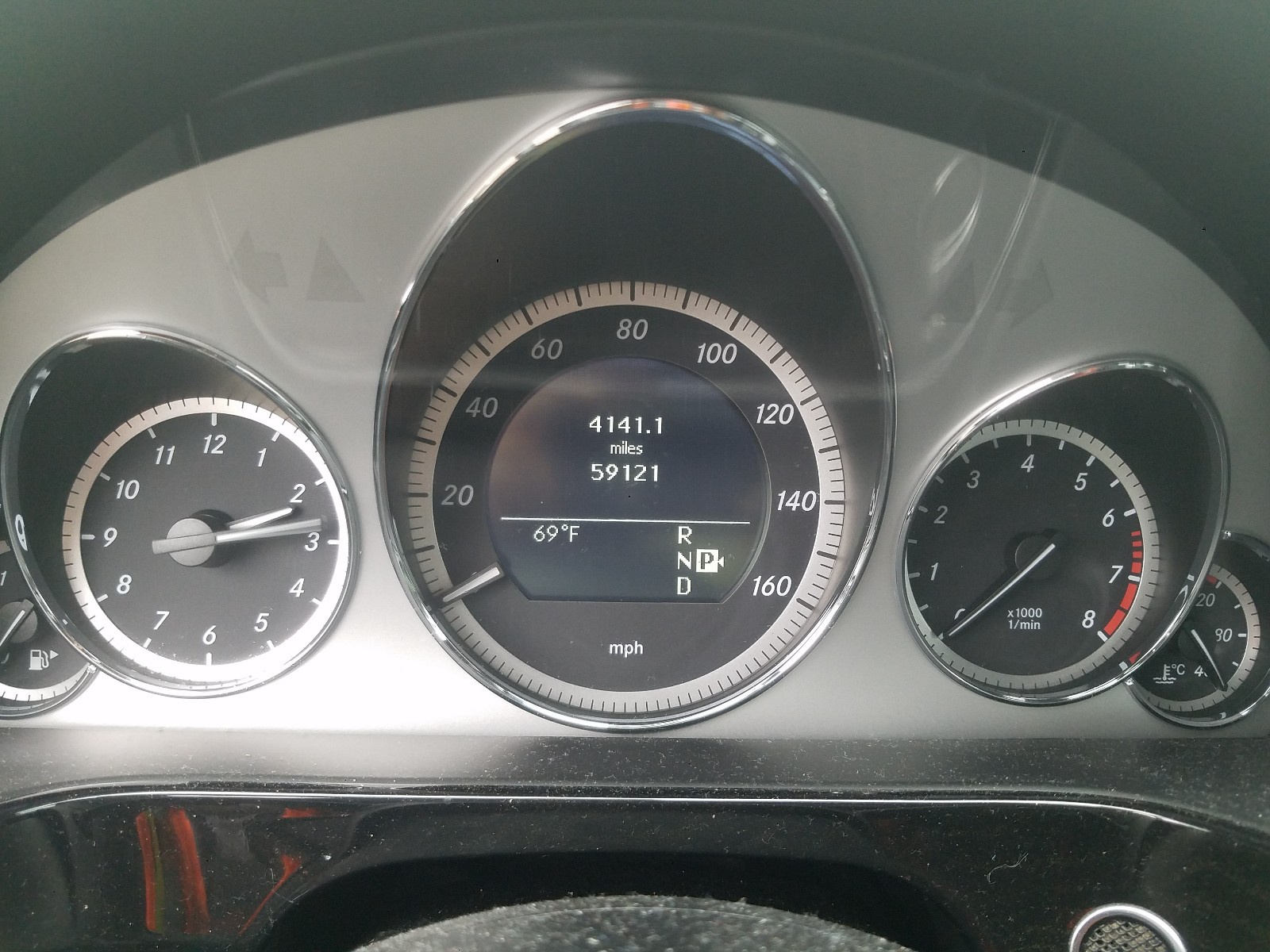 Photo 8 from auction – 2010 MERCEDES-BENZ E 350 4MAT with VIN WDDHF8HB7AA209596