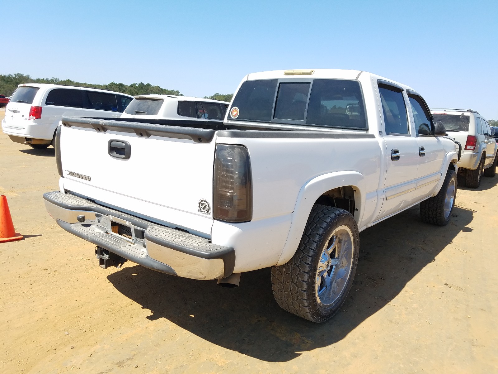 Photo 4 from auction – 2006 CHEVROLET SILVERADO with VIN 2GCEK13TX61169130