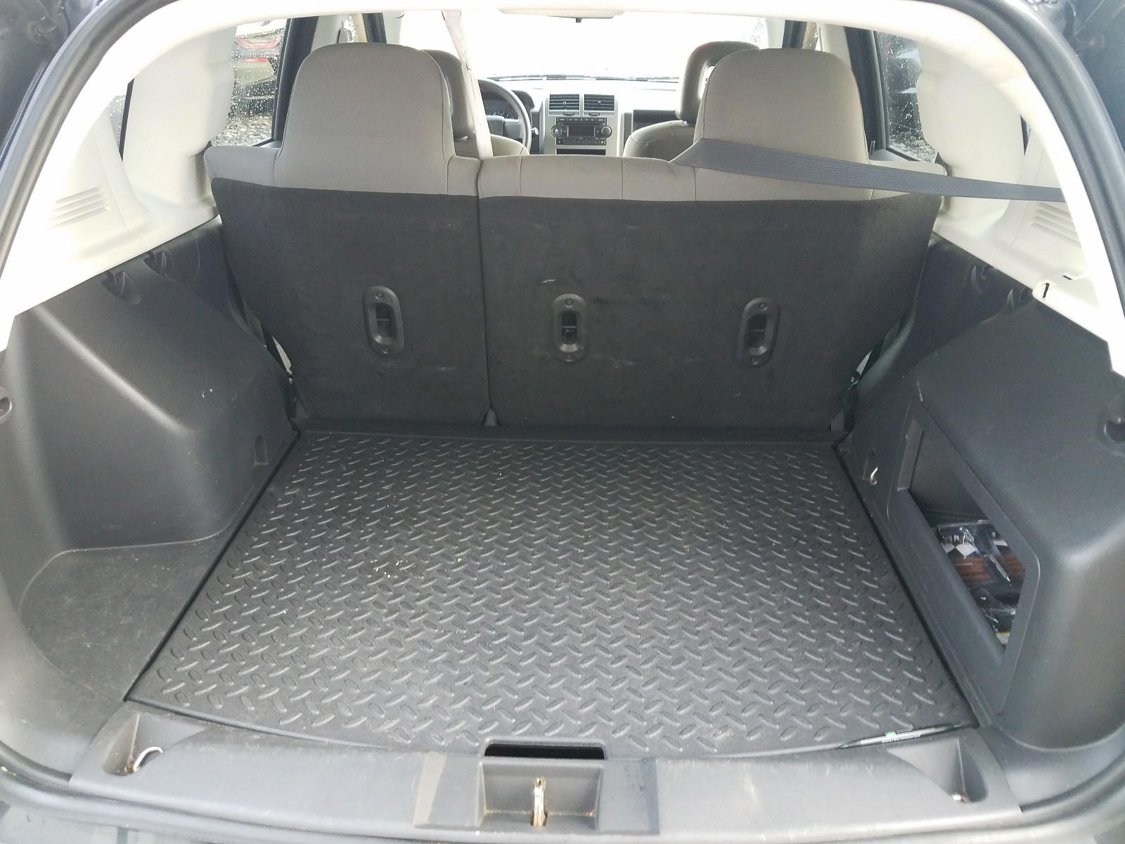 Photo 9 from auction – 2007 JEEP COMPASS with VIN 1J8FF47W97D597669