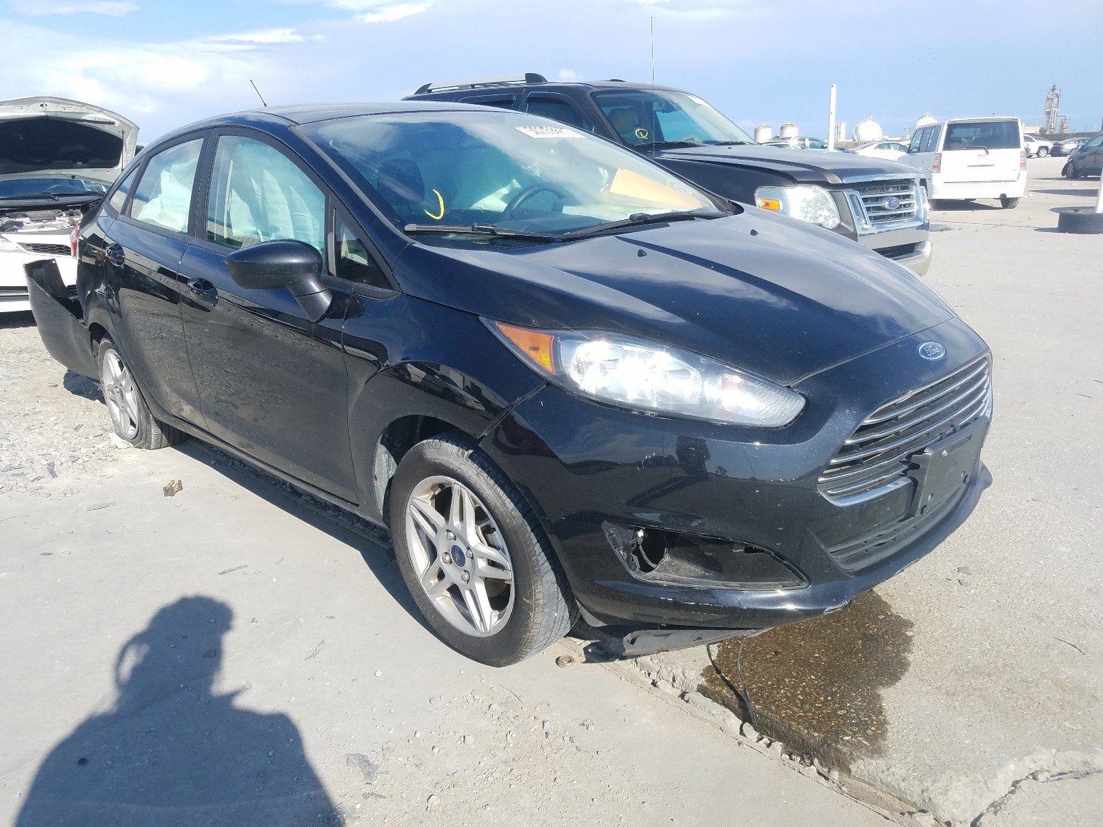 FORD FIESTA SE 2018 with VIN 3FADP4BJ5JM133772 - Photo from auction