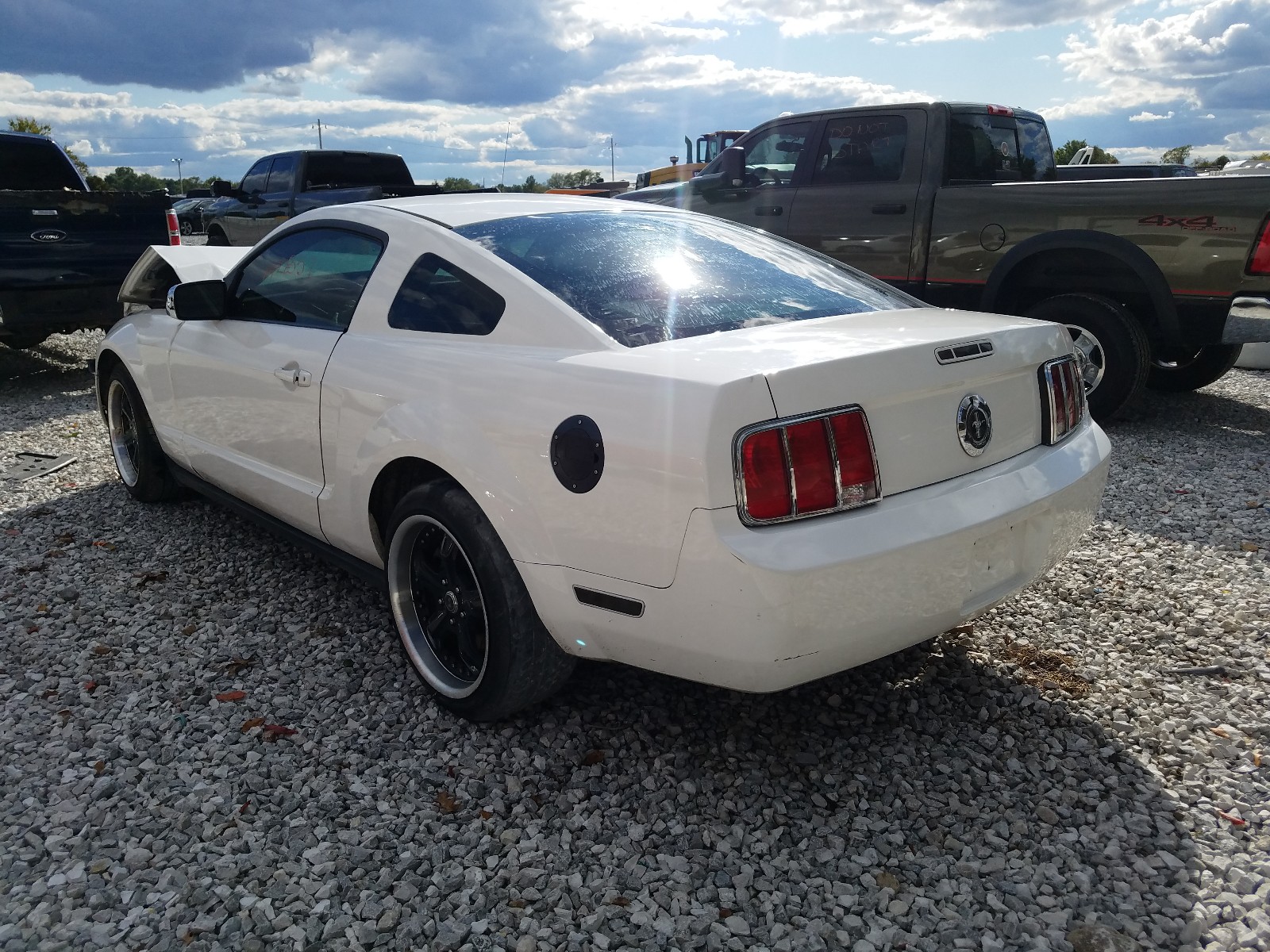 Photo 3 from auction – 2005 FORD MUSTANG with VIN 1ZVFT80N055164318