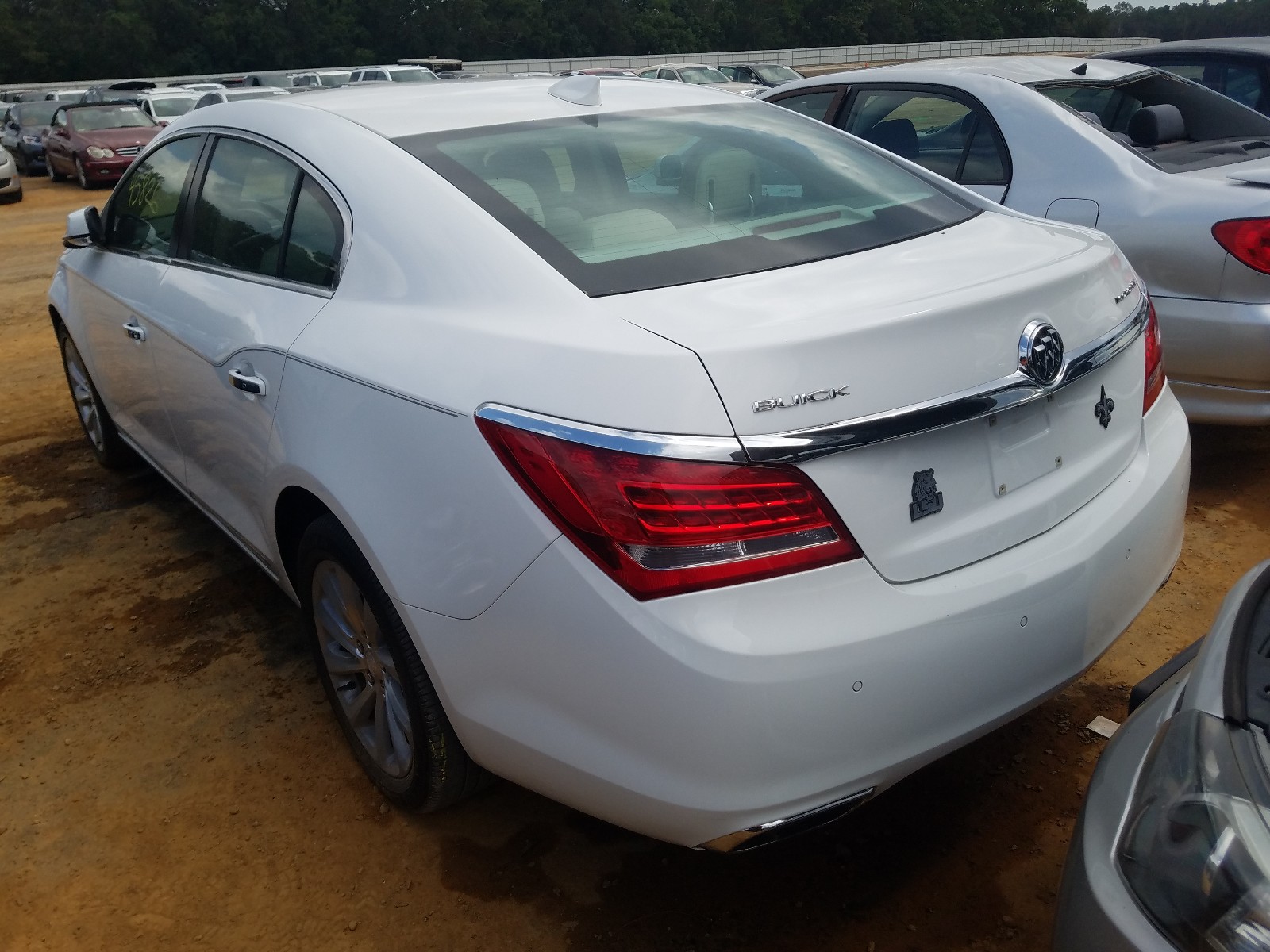 Photo 3 from auction – 2016 BUICK LACROSSE with VIN 1G4GB5G34GF172380