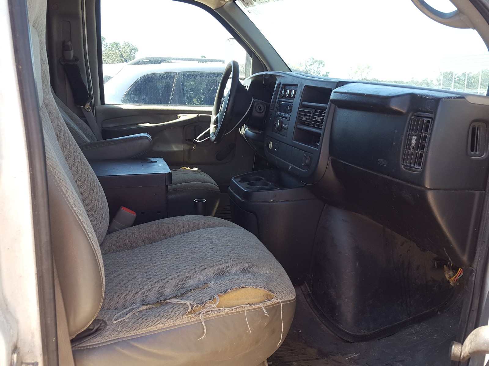 Photo 5 from auction – 2008 CHEVROLET EXPRESS G2 with VIN 1GBGG25CX81167131